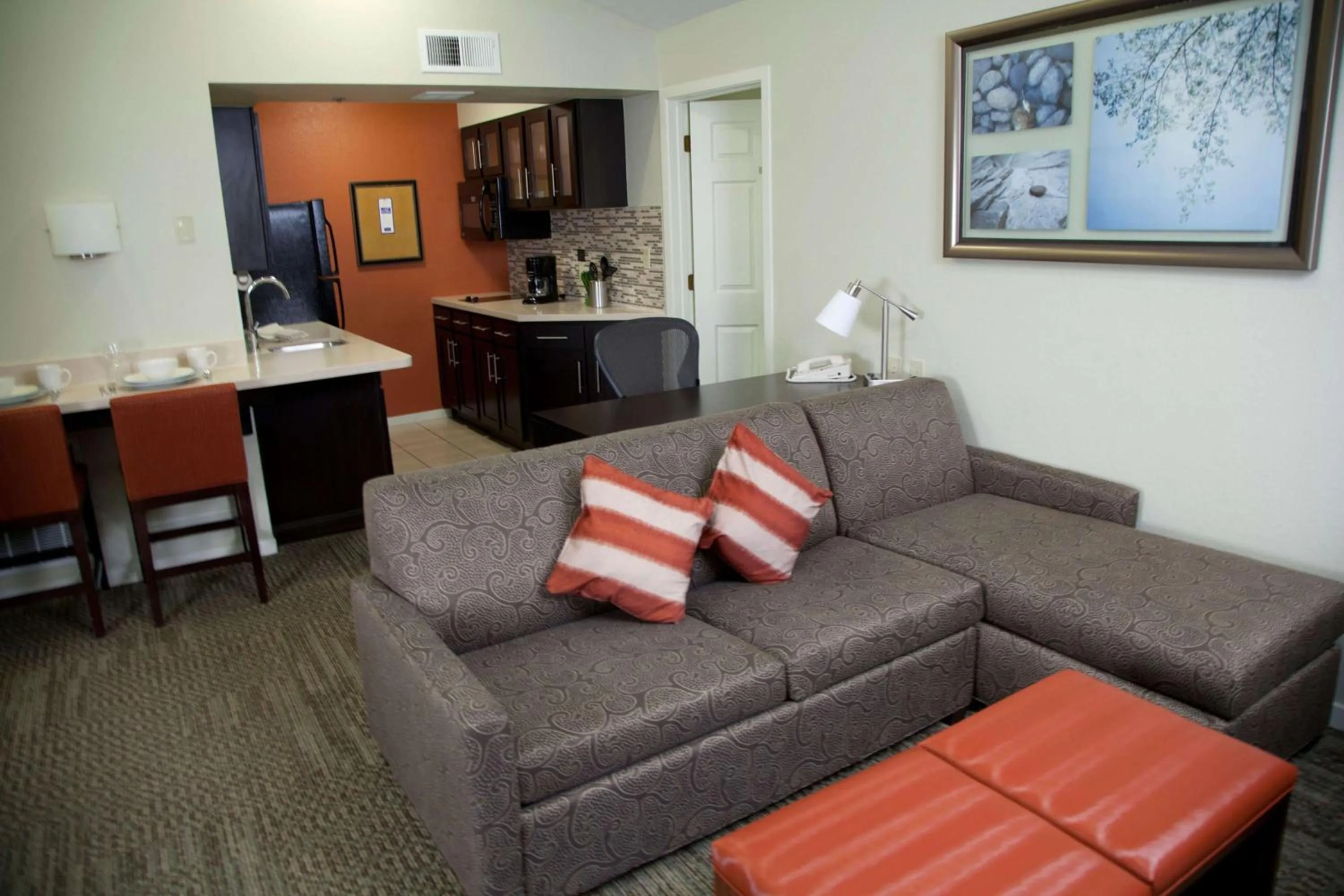 Living room in Sonesta ES Suites San Francisco Airport San Bruno
