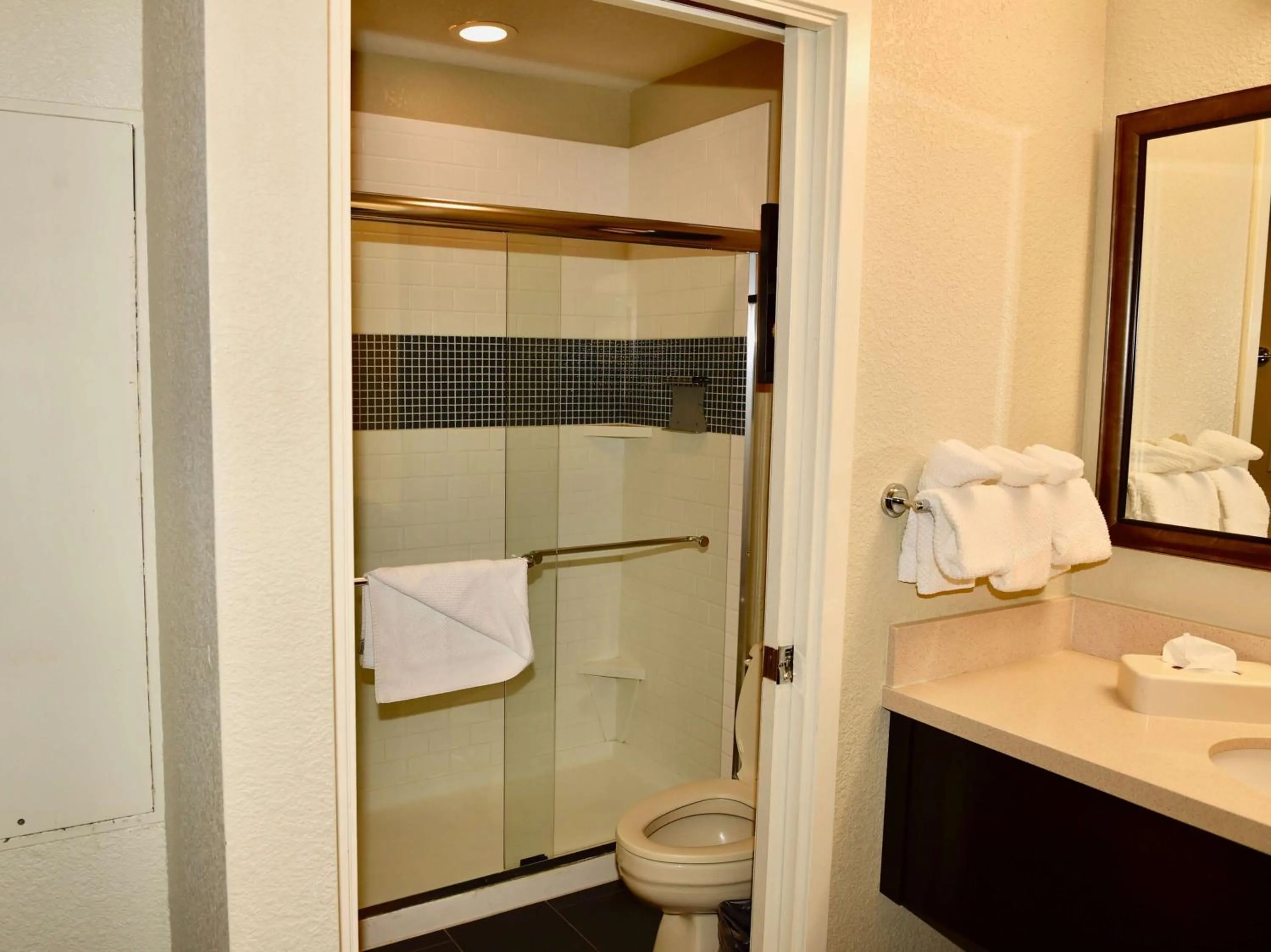 Bathroom in Sonesta ES Suites San Francisco Airport San Bruno