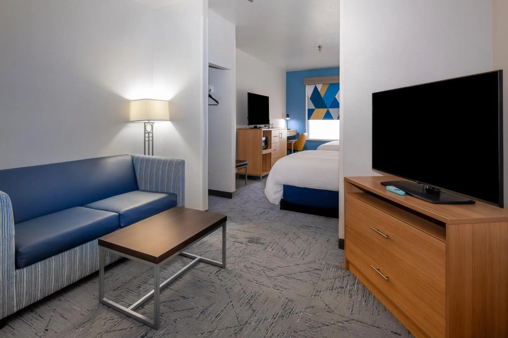 Photo of the whole room, Bed in Holiday Inn Express Hotel and Suites - Henderson by IHG