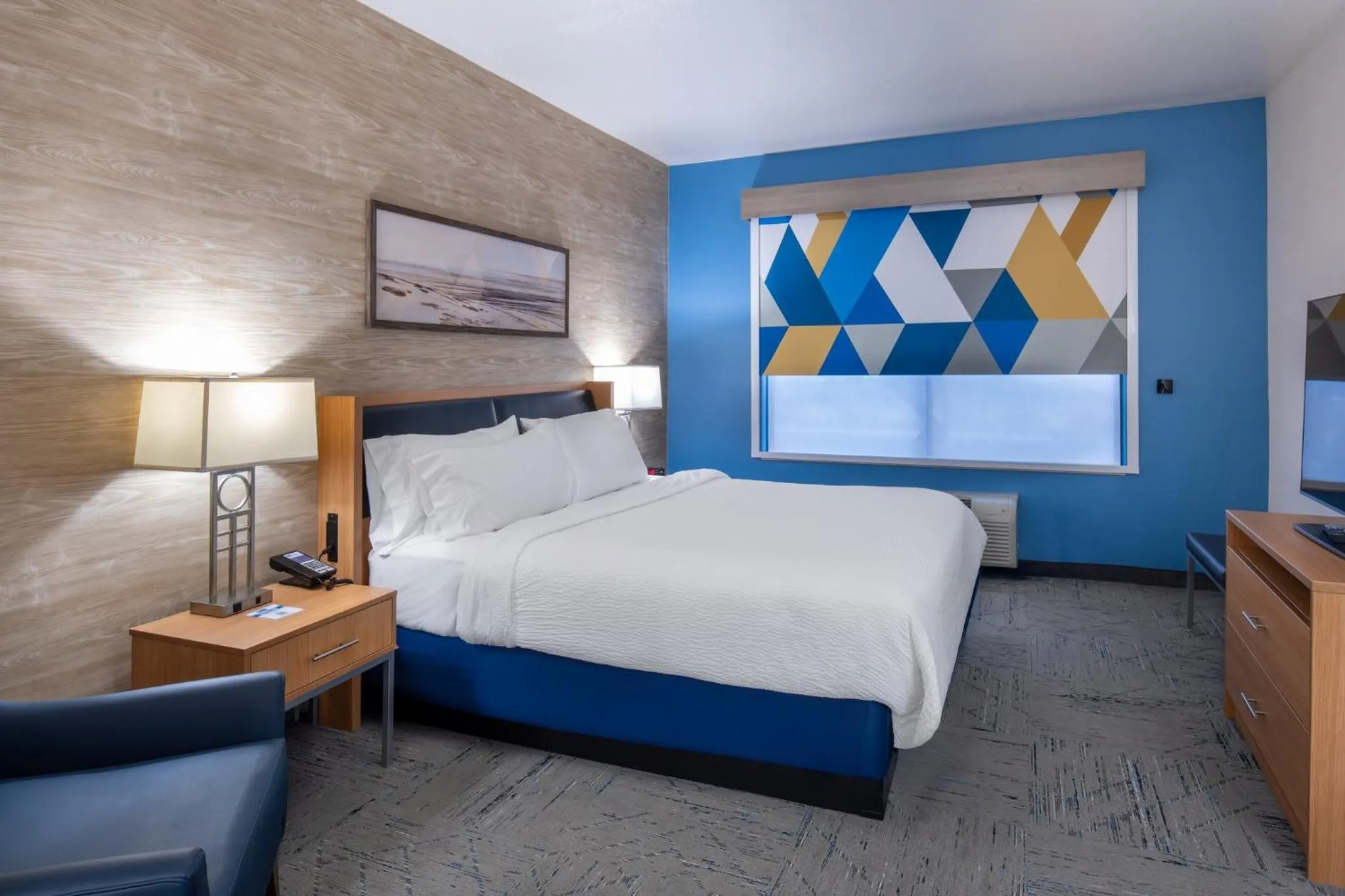 Photo of the whole room, Bed in Holiday Inn Express Hotel and Suites - Henderson by IHG