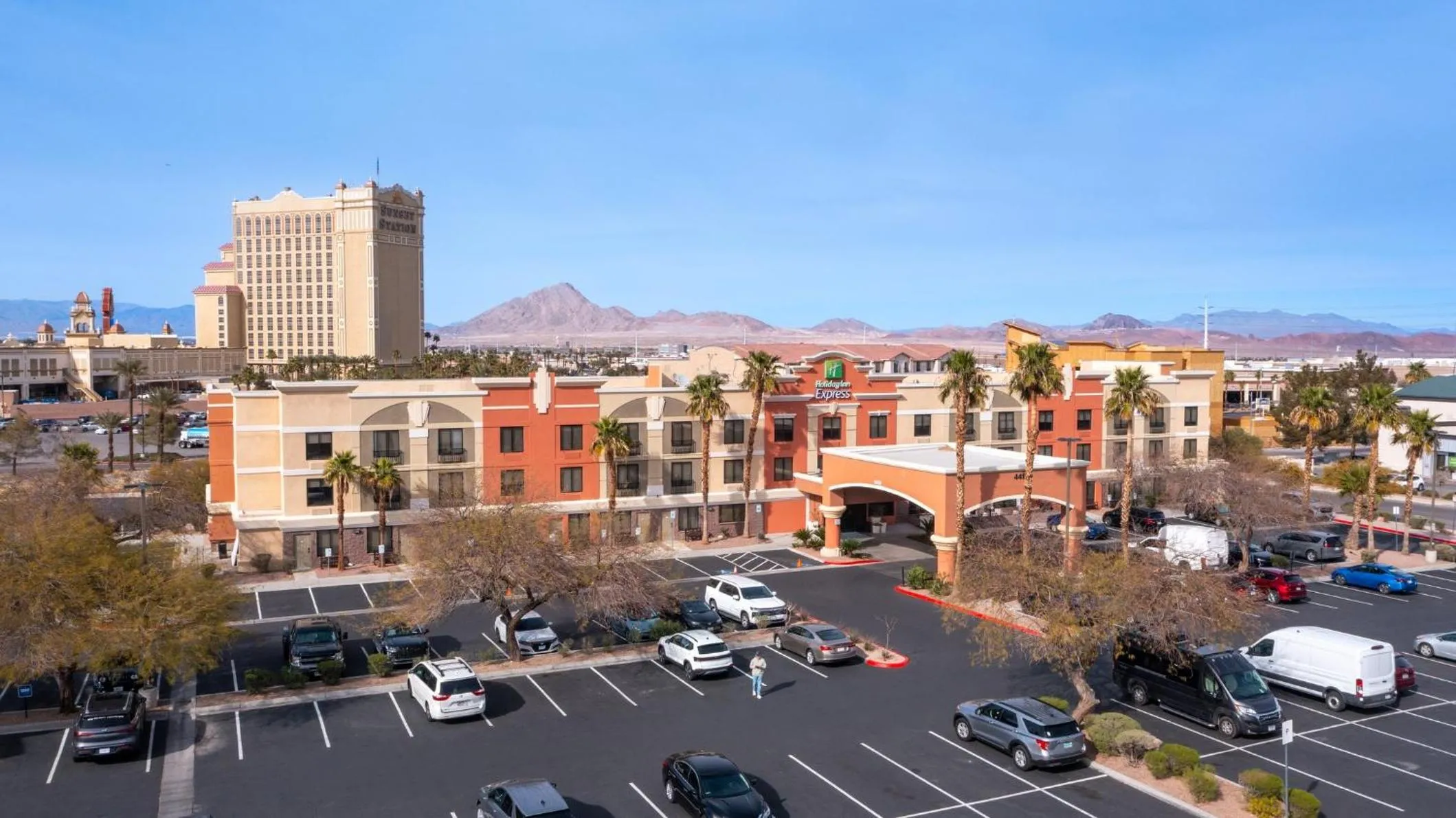 Property building in Holiday Inn Express Hotel and Suites - Henderson by IHG