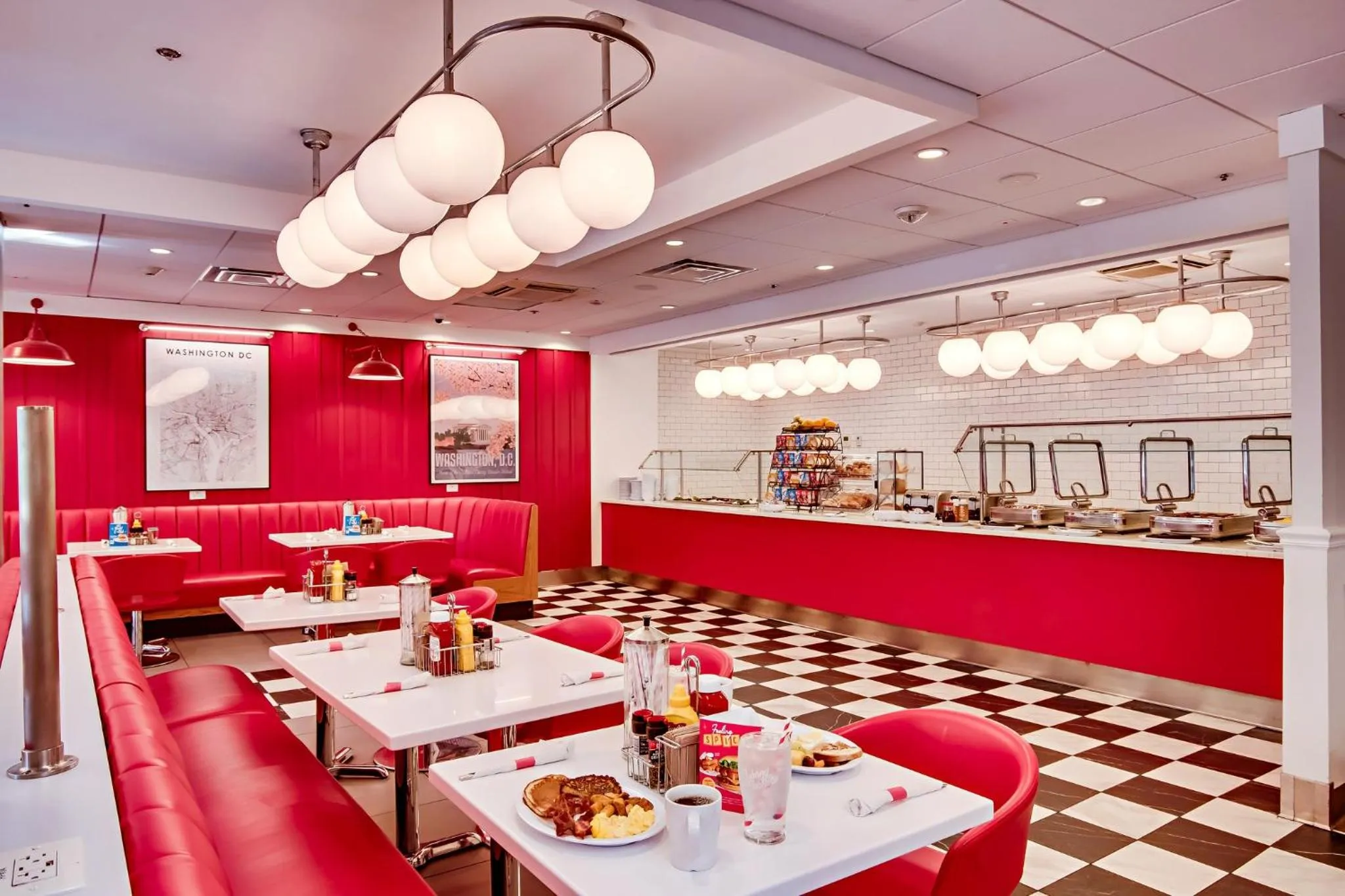 Restaurant/places to eat in Holiday Inn Washington-Central/White House by IHG