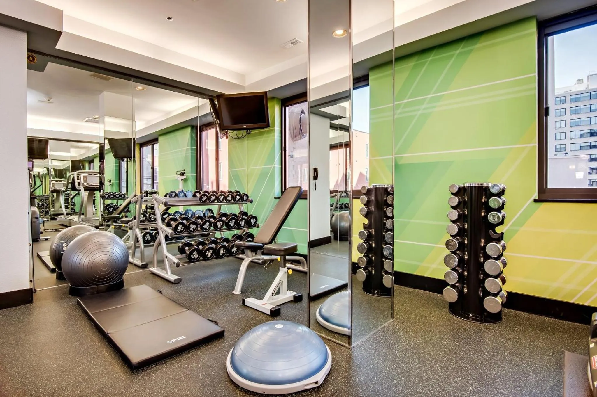 Fitness centre/facilities in Holiday Inn Washington-Central/White House by IHG