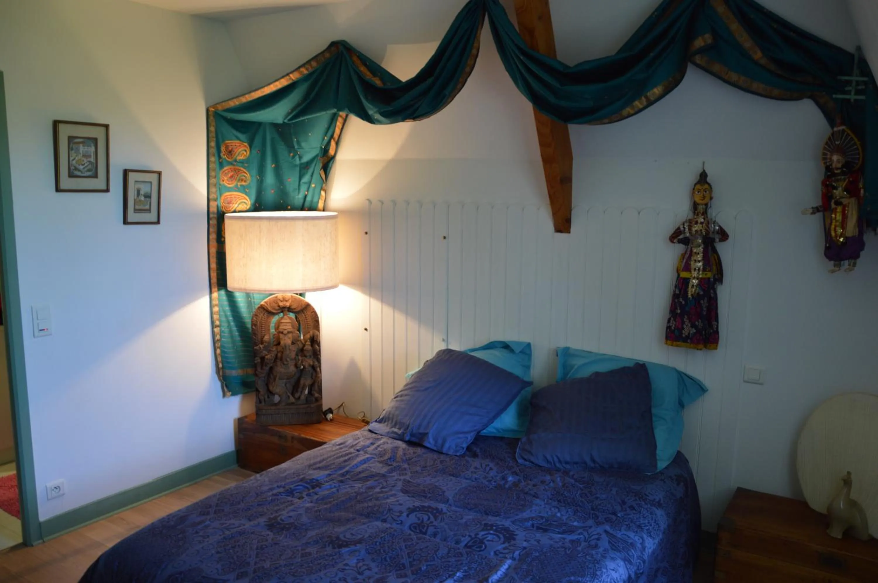 Photo of the whole room, Bed in Les Deux Tours