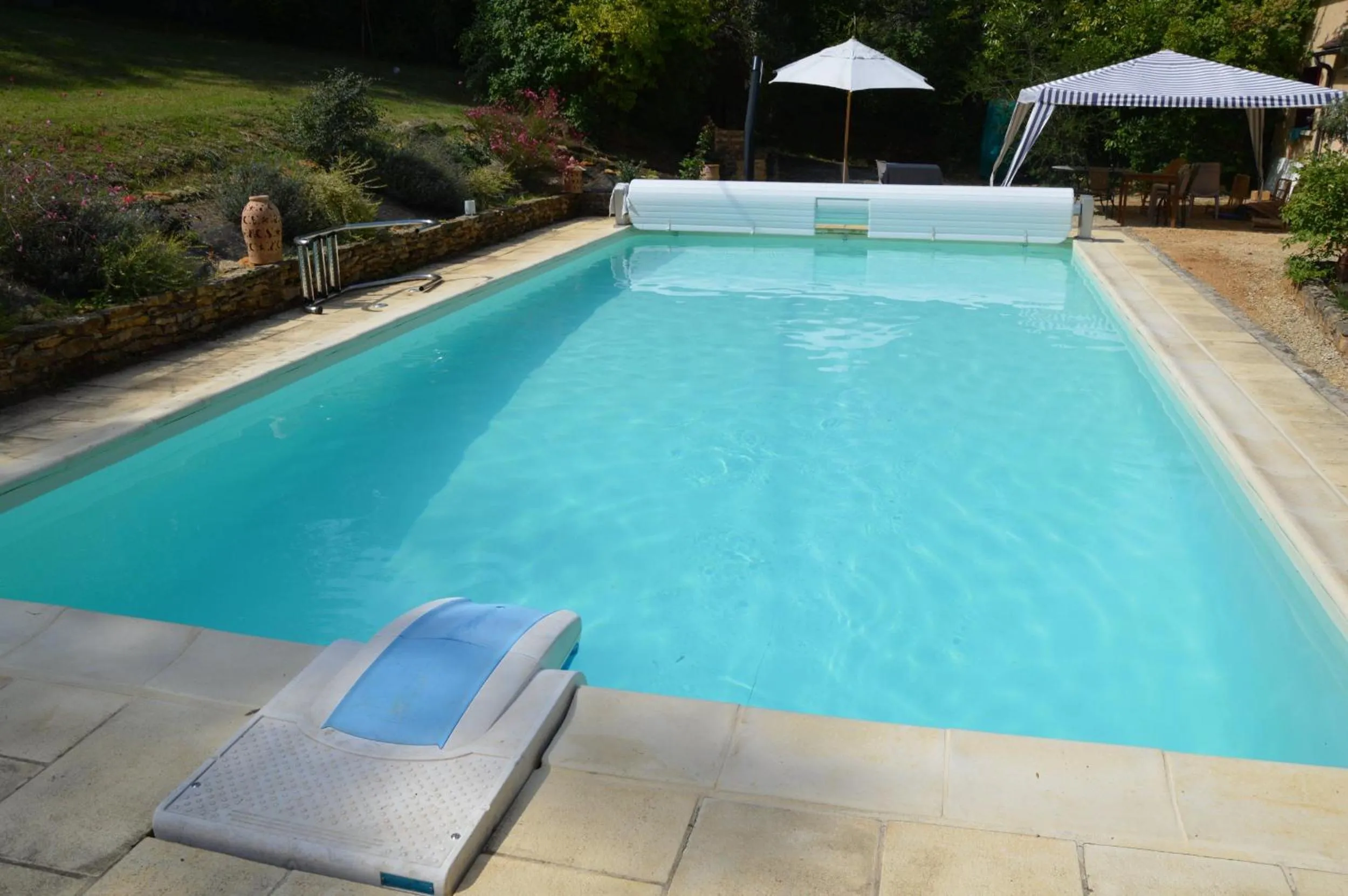 Property building in Les Deux Tours