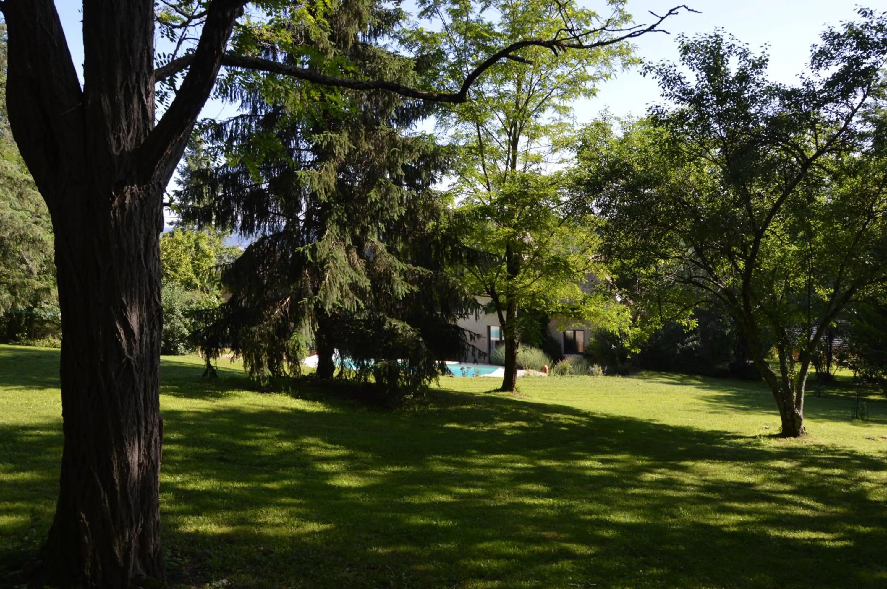 Garden view in Les Deux Tours