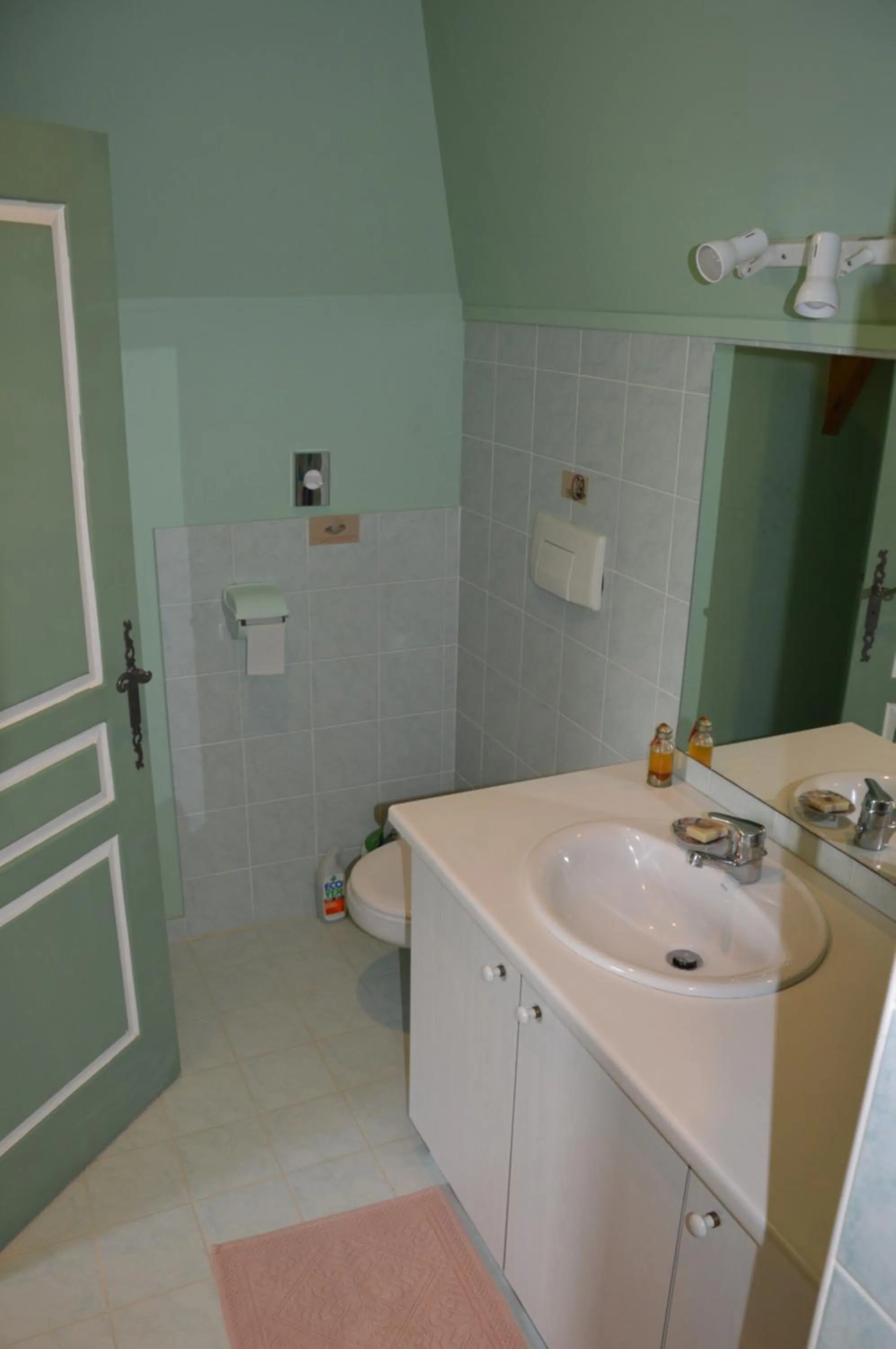 Bathroom in Les Deux Tours