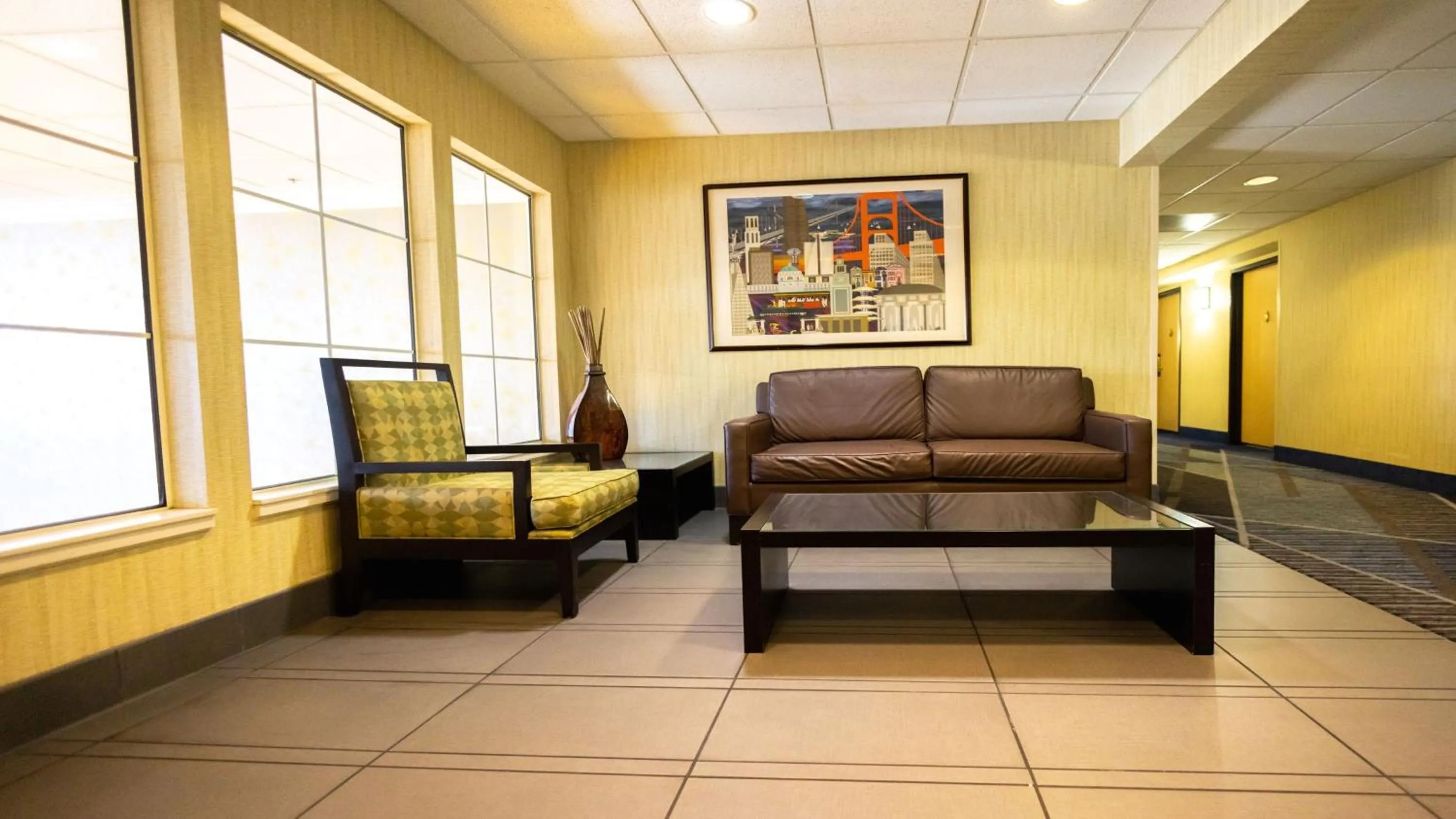 Lobby or reception in Holiday Inn Express Berkeley by IHG