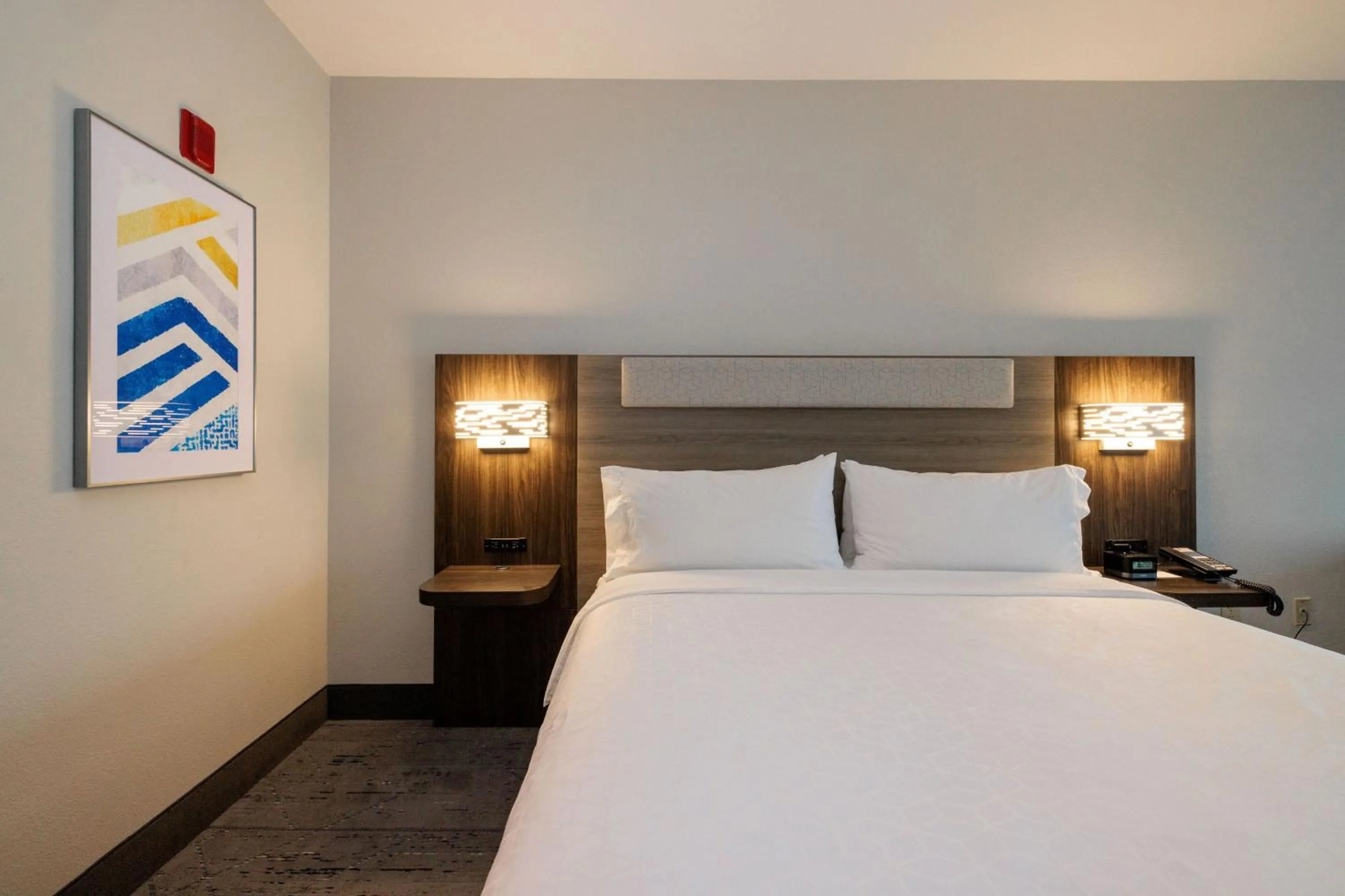 Bedroom, Bed in Holiday Inn Express Berkeley by IHG