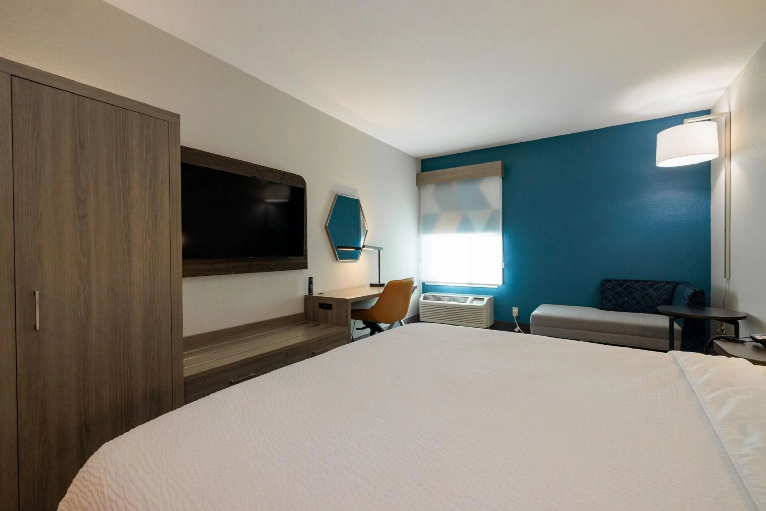 Bed in Holiday Inn Express Berkeley by IHG