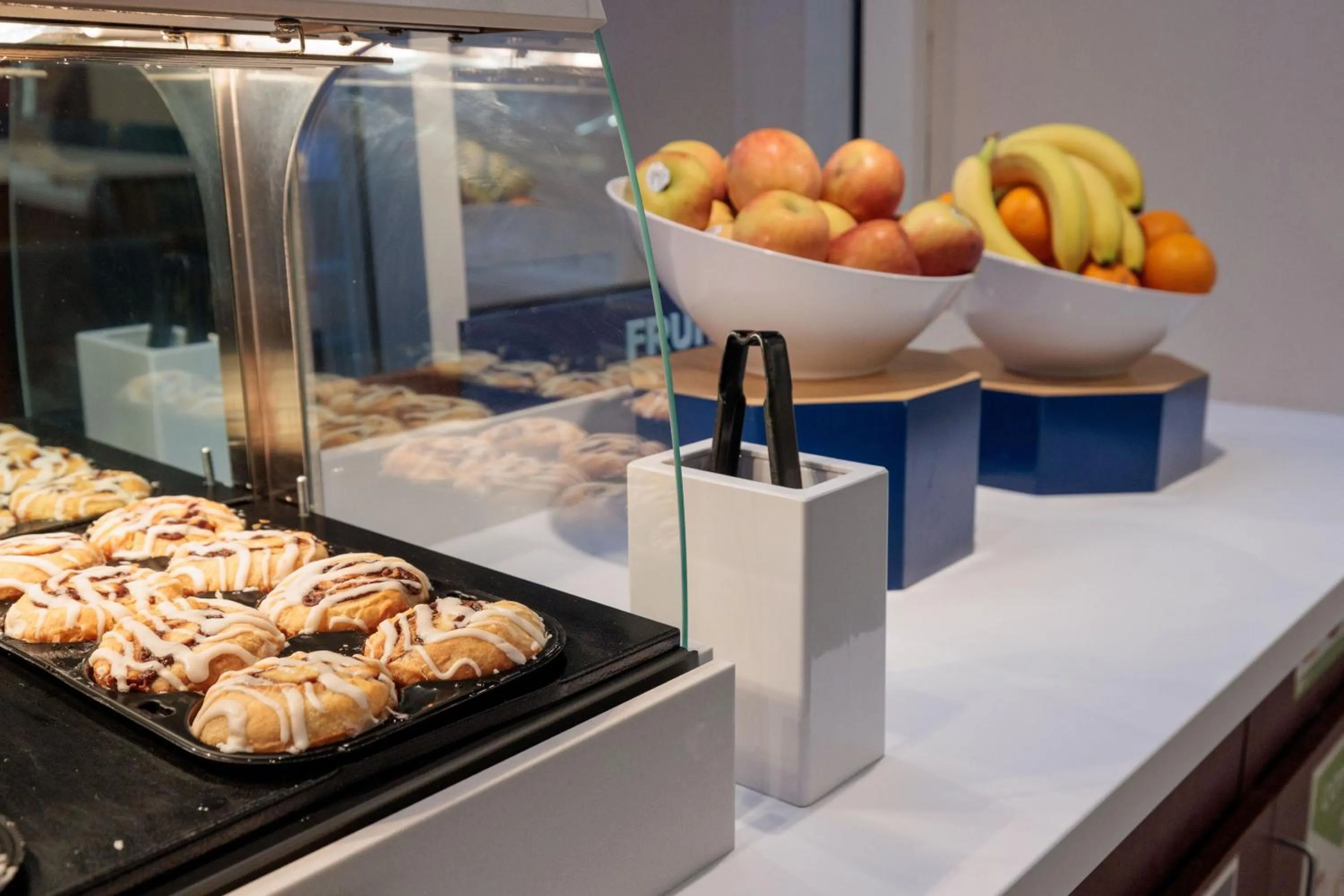 Restaurant/places to eat in Holiday Inn Express Berkeley by IHG