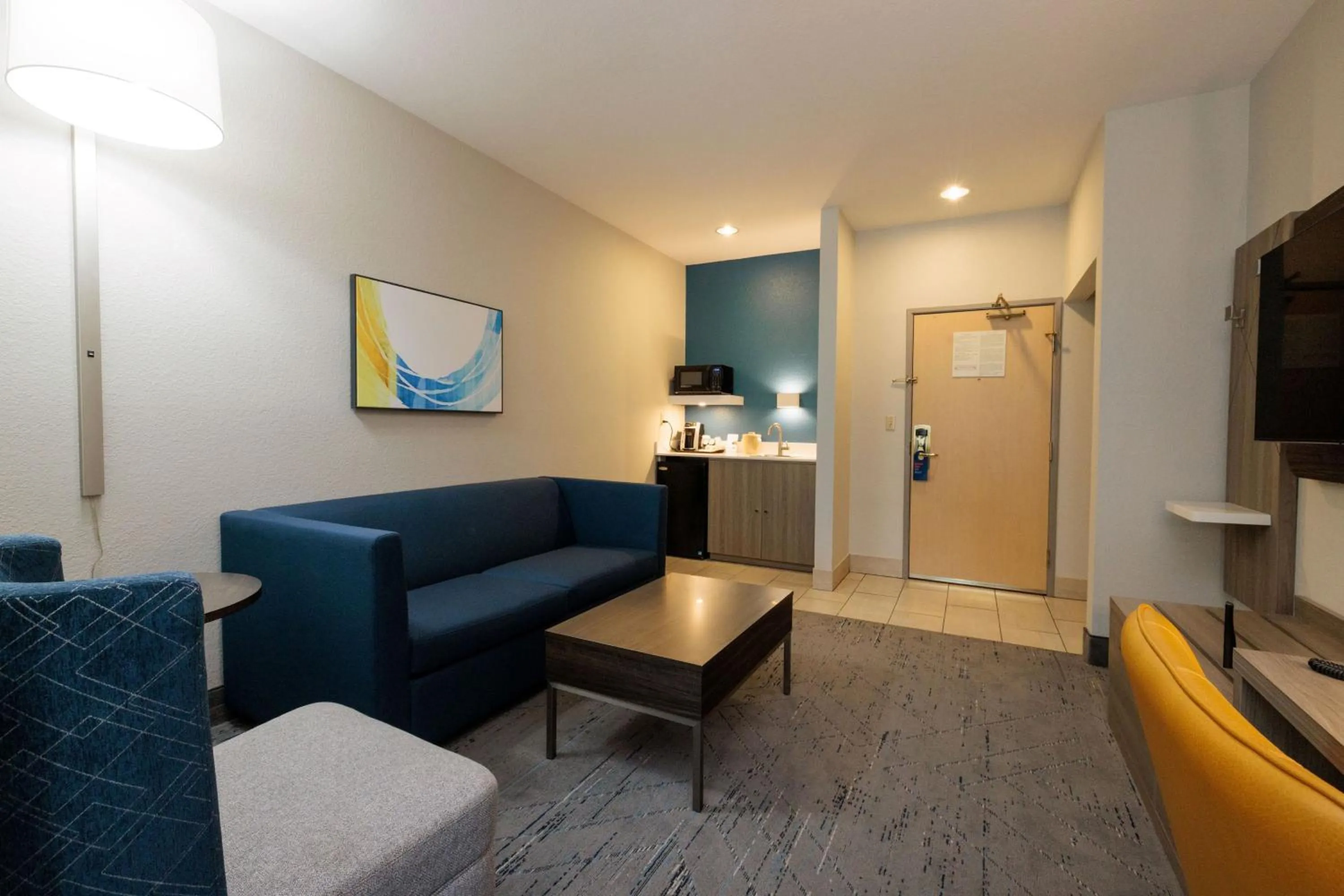 Bedroom in Holiday Inn Express Berkeley by IHG