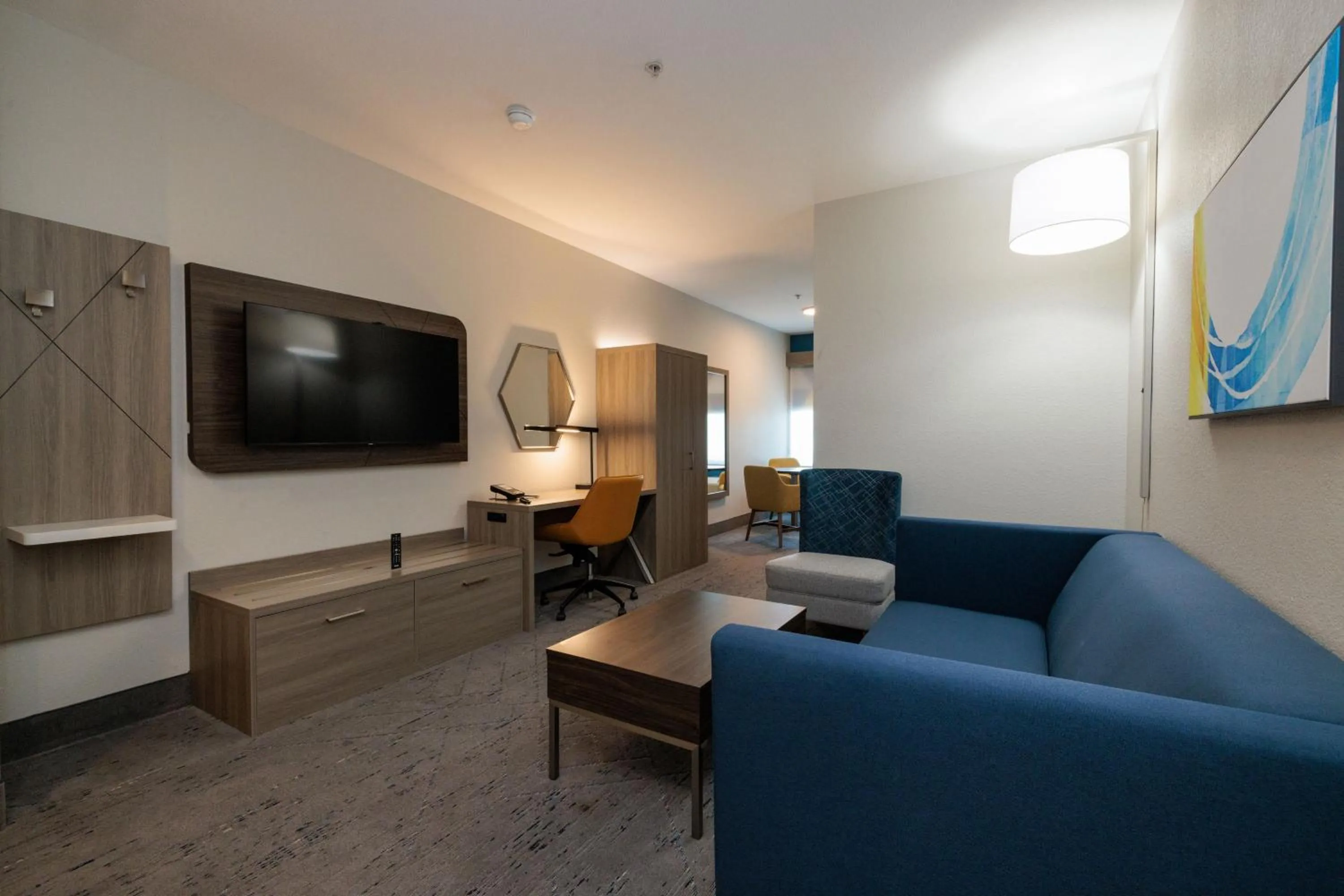 Bedroom in Holiday Inn Express Berkeley by IHG