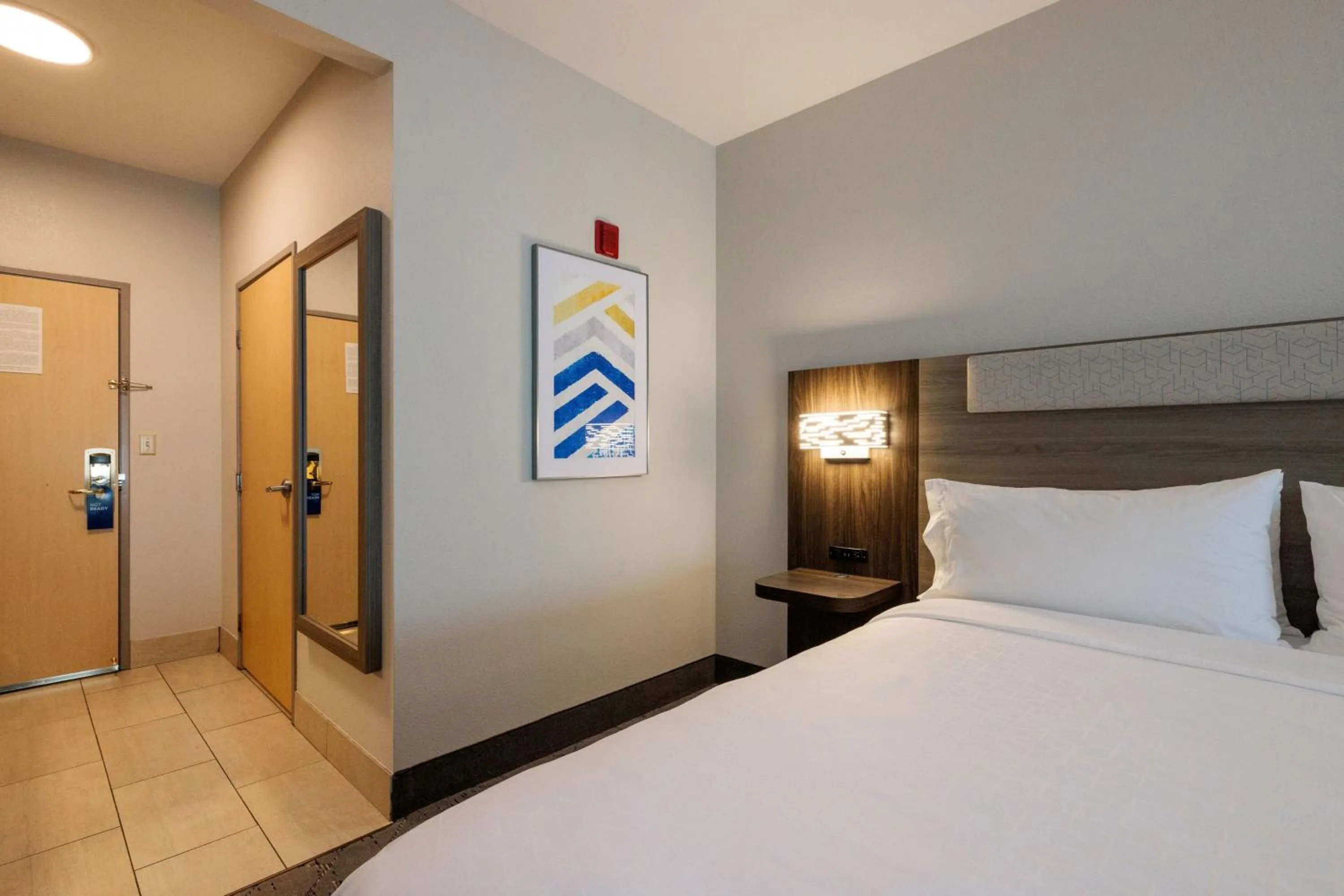 Bedroom, Bed in Holiday Inn Express Berkeley by IHG