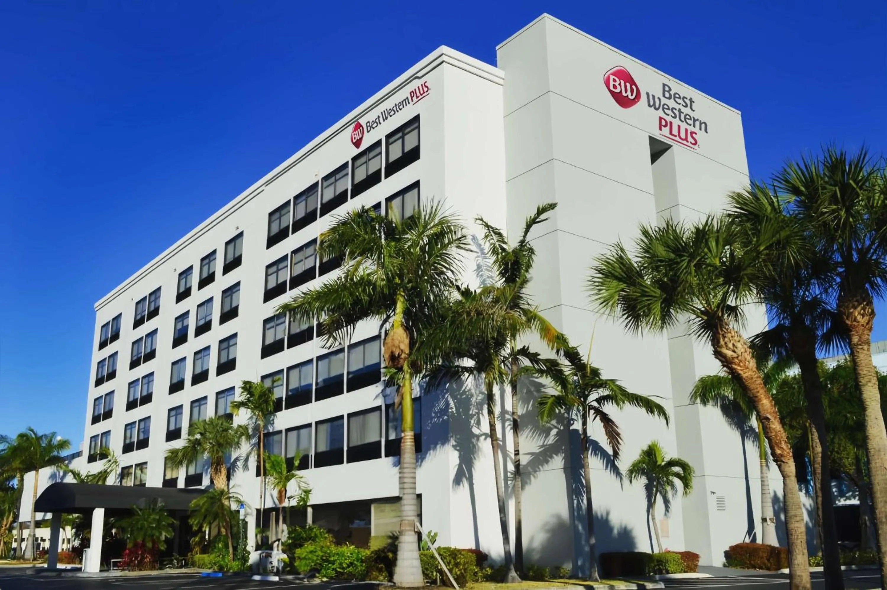 Property building in Best Western Plus Ft Lauderdale Hollywood Airport Hotel