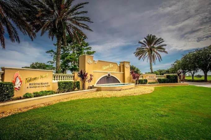 Golfcourse in Best Western Plus Orlando Lake Buena Vista South Inn & Suites