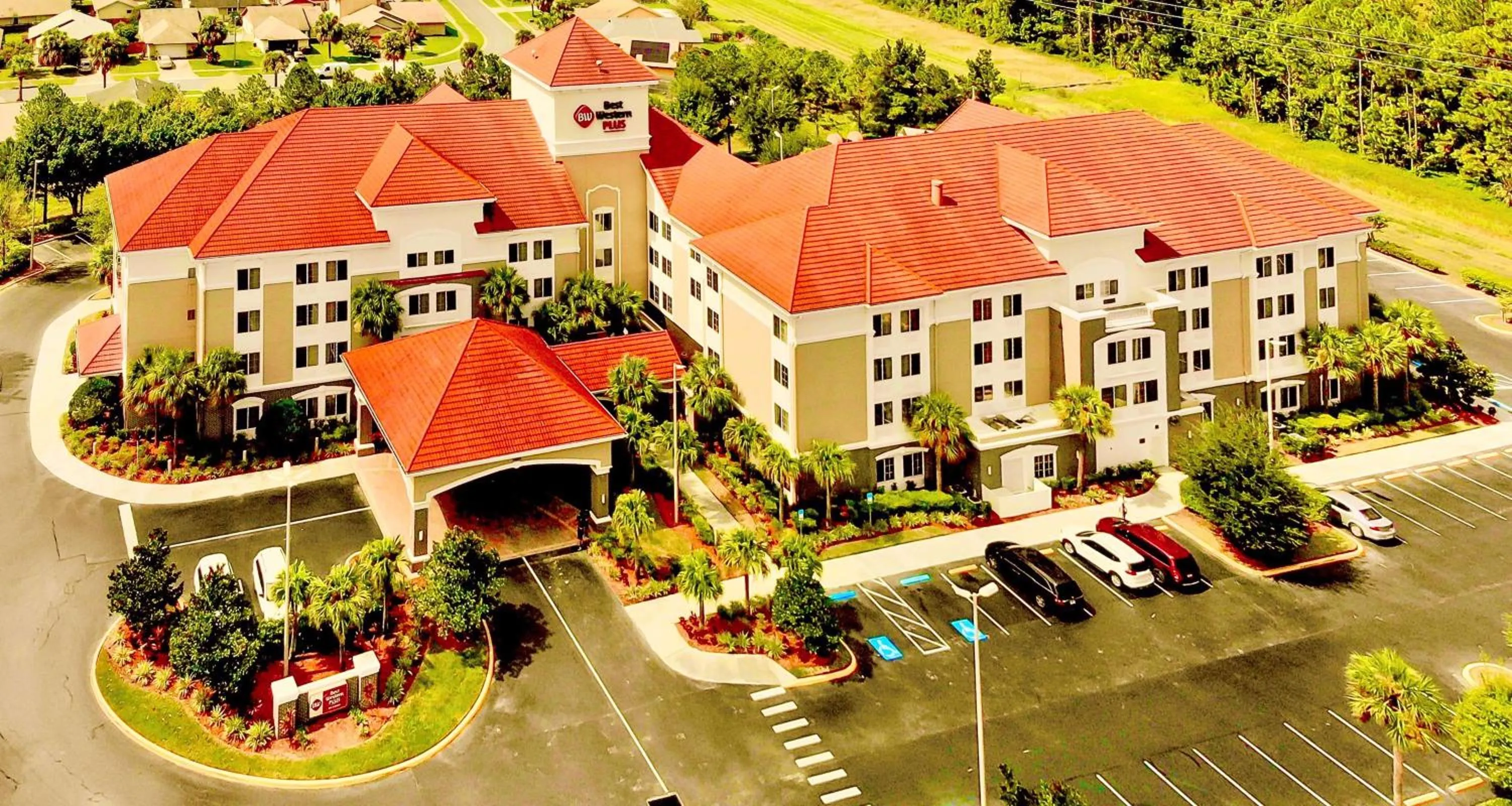 Property building in Best Western Plus Orlando Lake Buena Vista South Inn & Suites