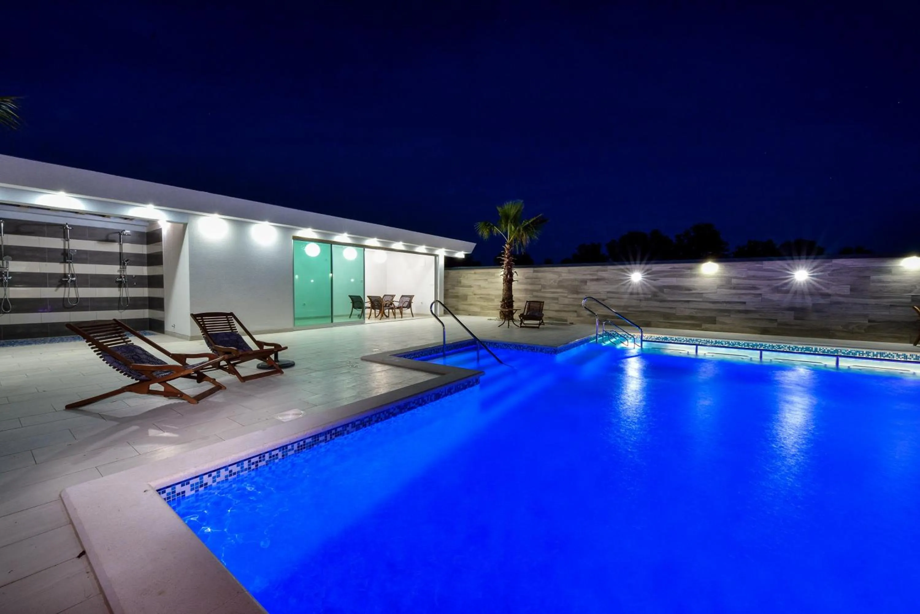 Billiard in Boutique Apartments Ad Astra