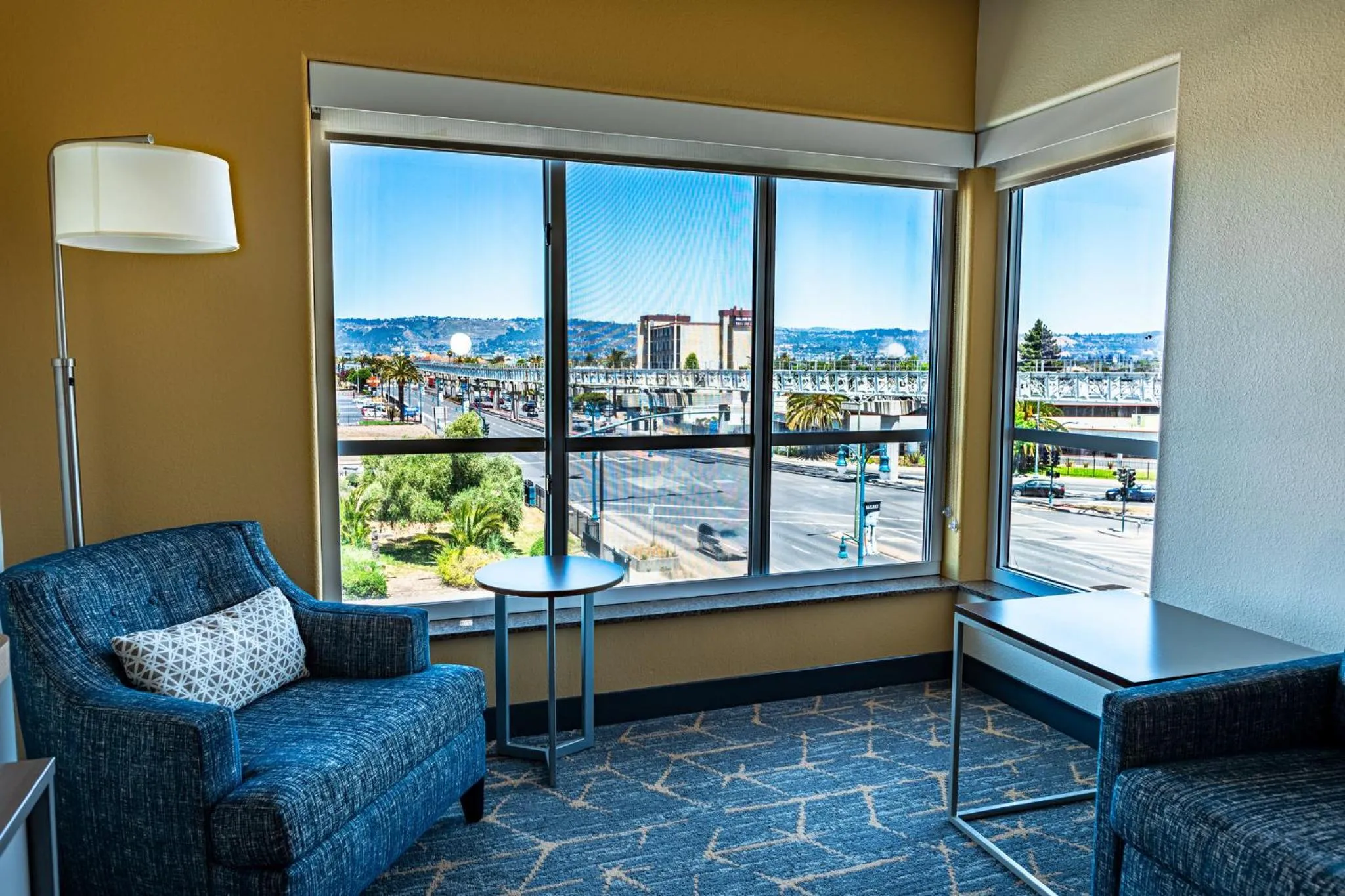 Photo of the whole room in Holiday Inn Oakland Airport by IHG