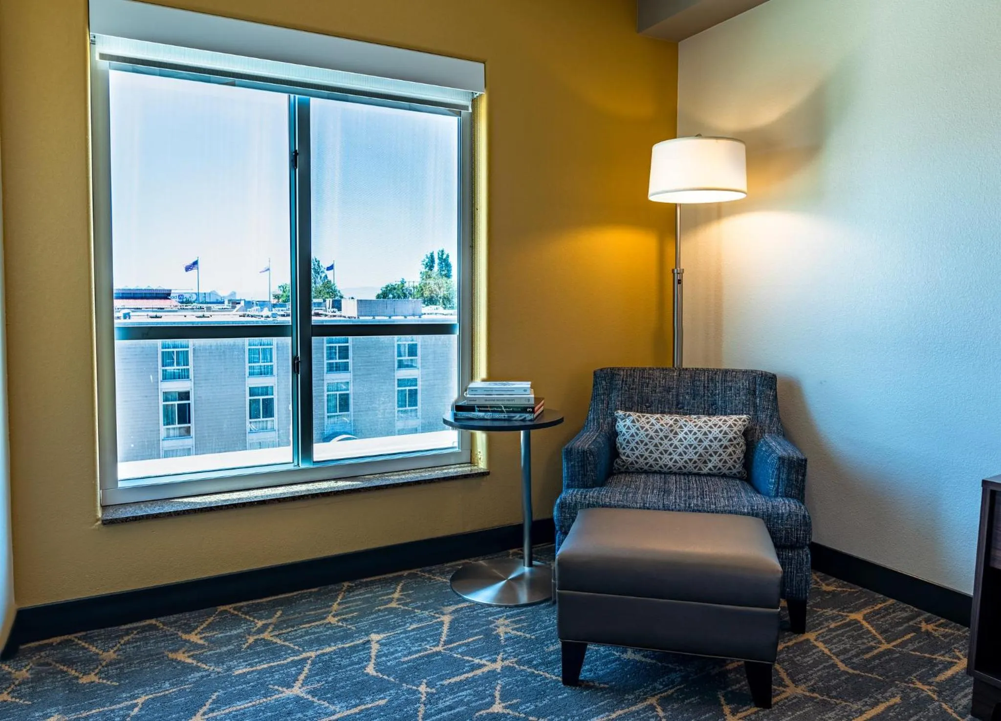 Photo of the whole room in Holiday Inn Oakland Airport by IHG