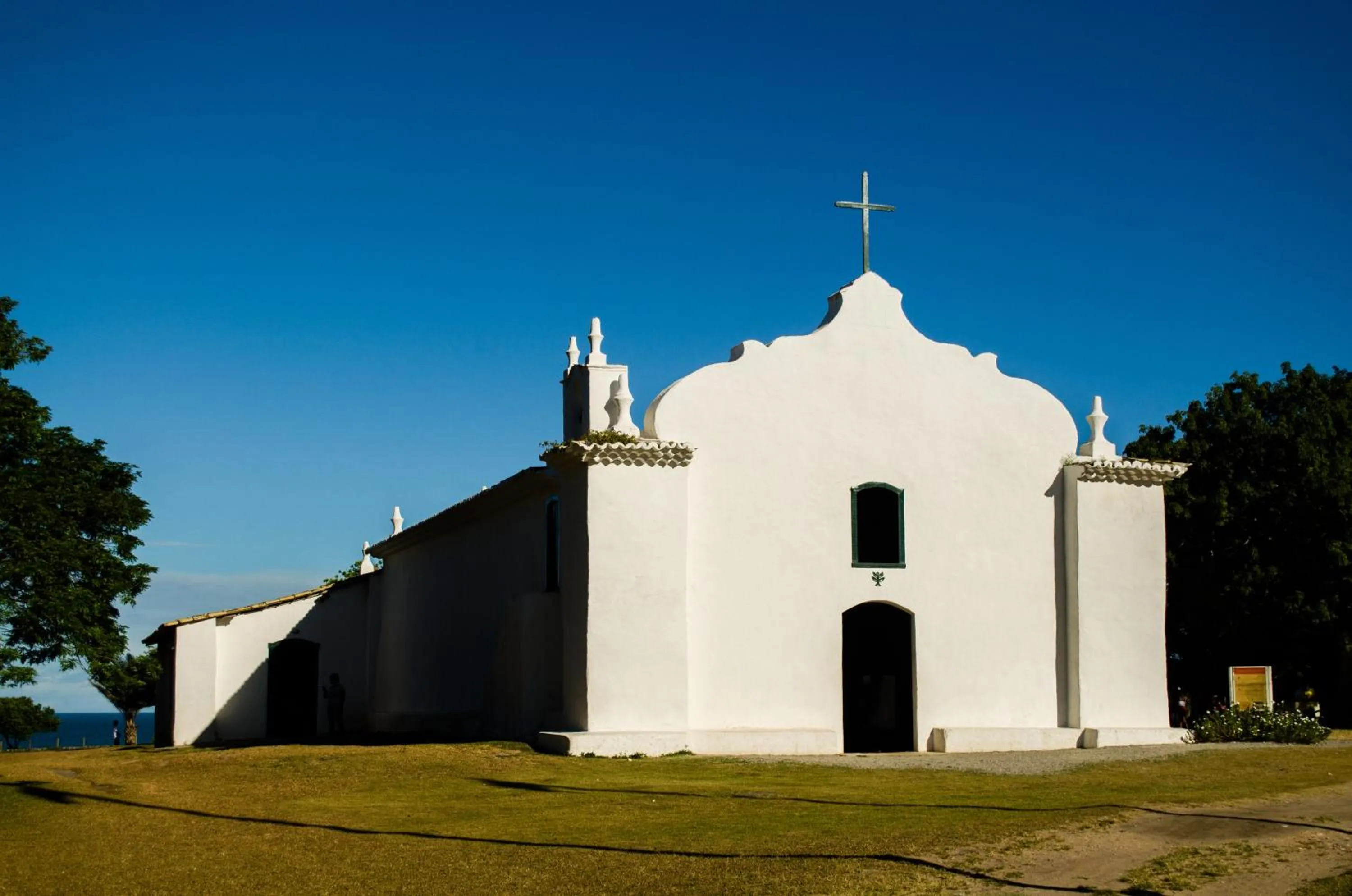 Text overlay in Casa Angatu