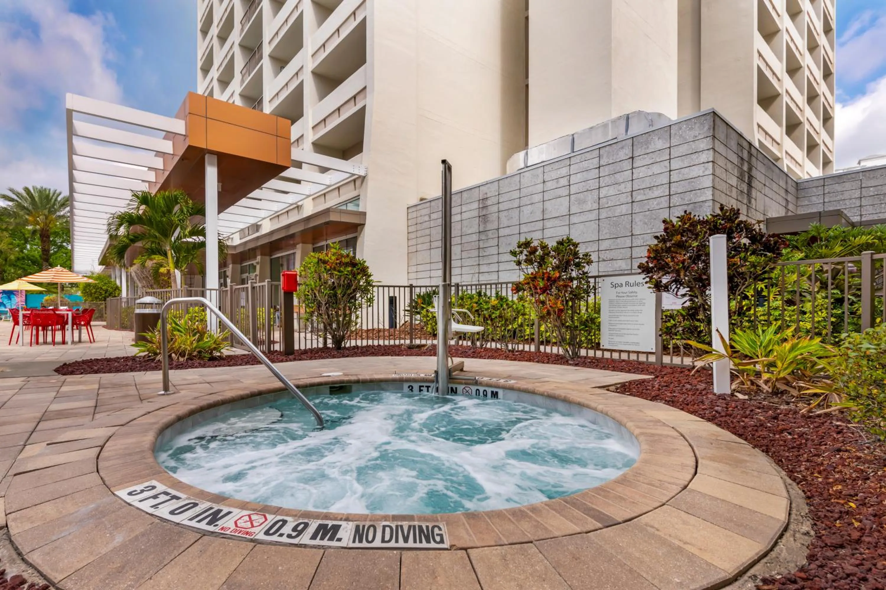 Hot Tub in Holiday Inn Orlando – Disney Springs® Area by IHG