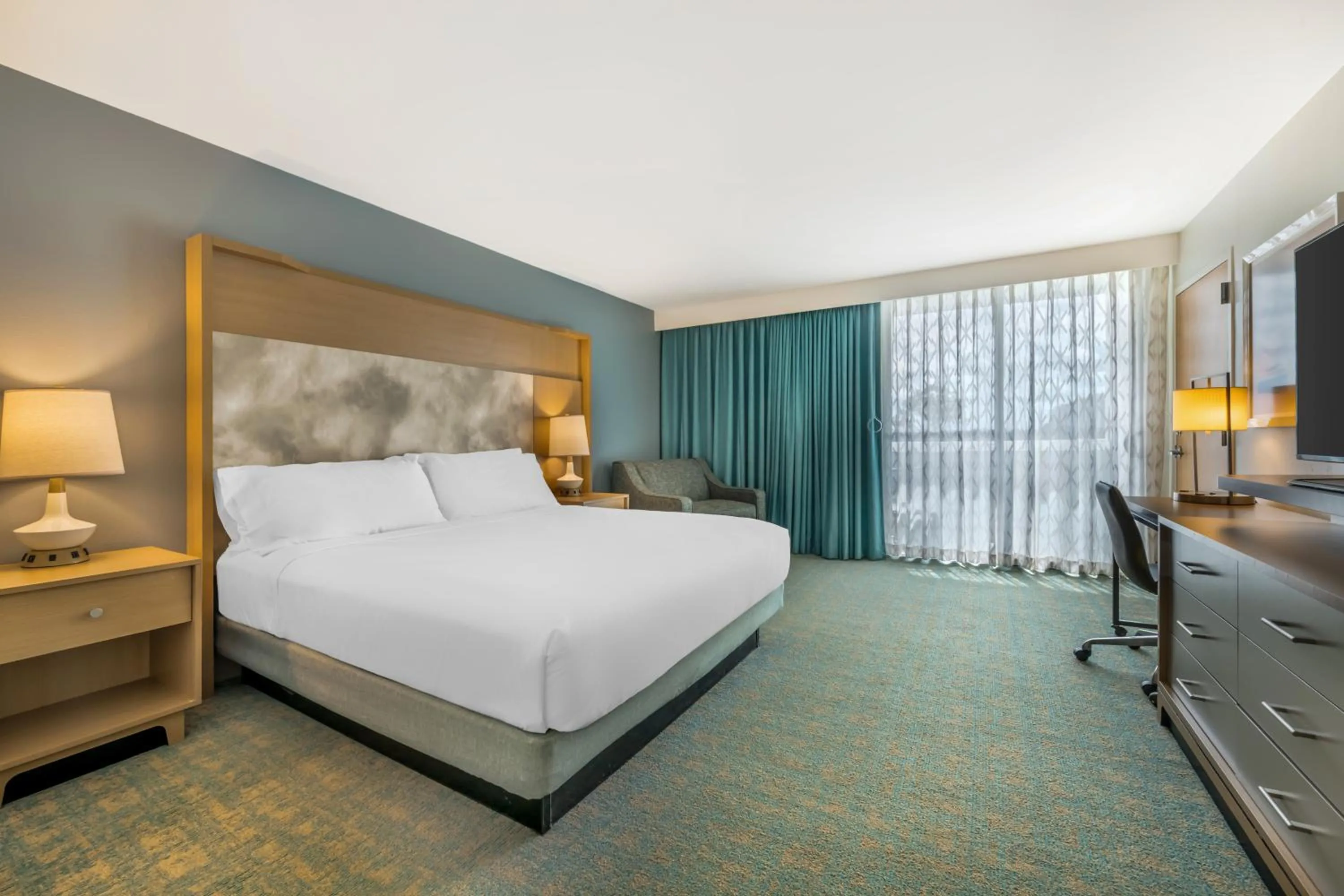 Photo of the whole room, Bed in Holiday Inn Orlando – Disney Springs® Area by IHG