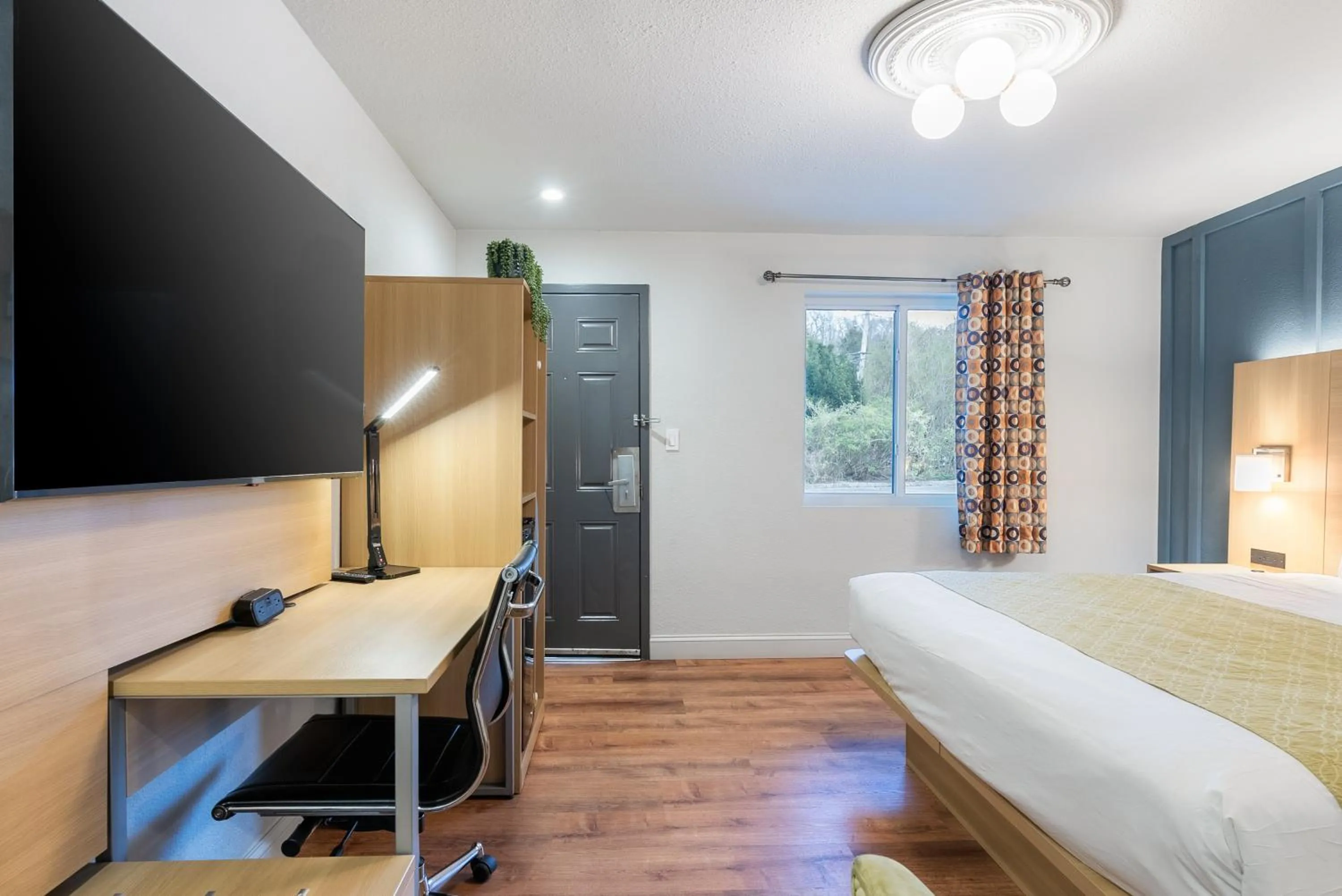 TV and multimedia, Bed in Ardsley Acres Hotel Court