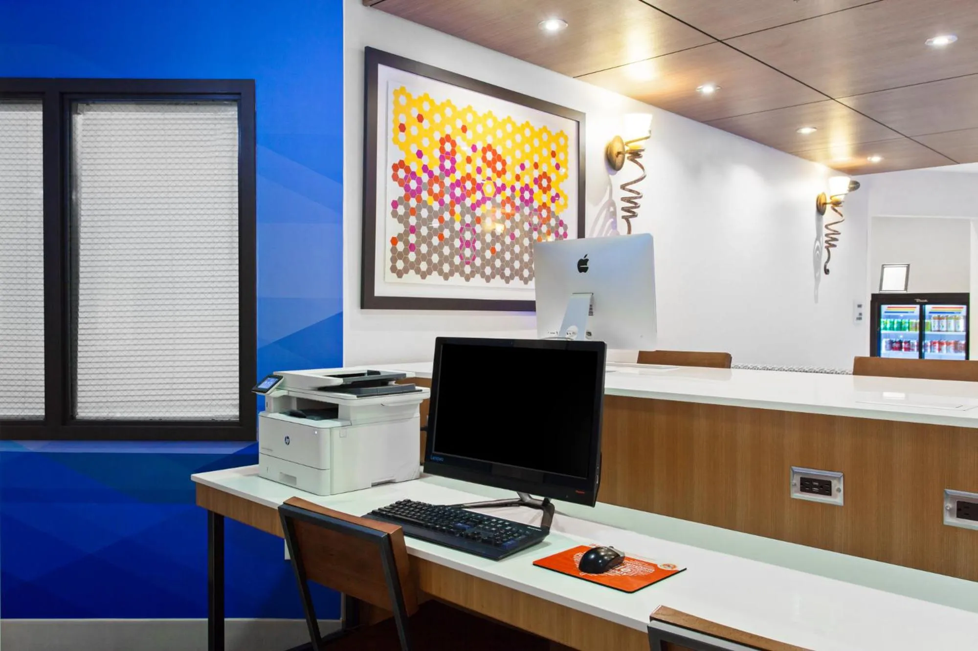 Business facilities in Holiday Inn Express & Suites Oakland - Airport by IHG