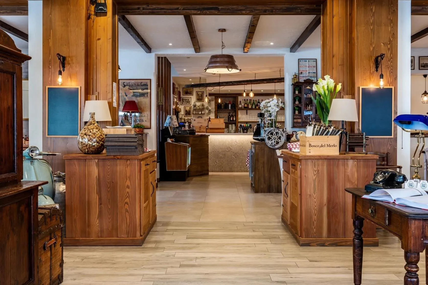 Restaurant/places to eat in Hotel Cristina