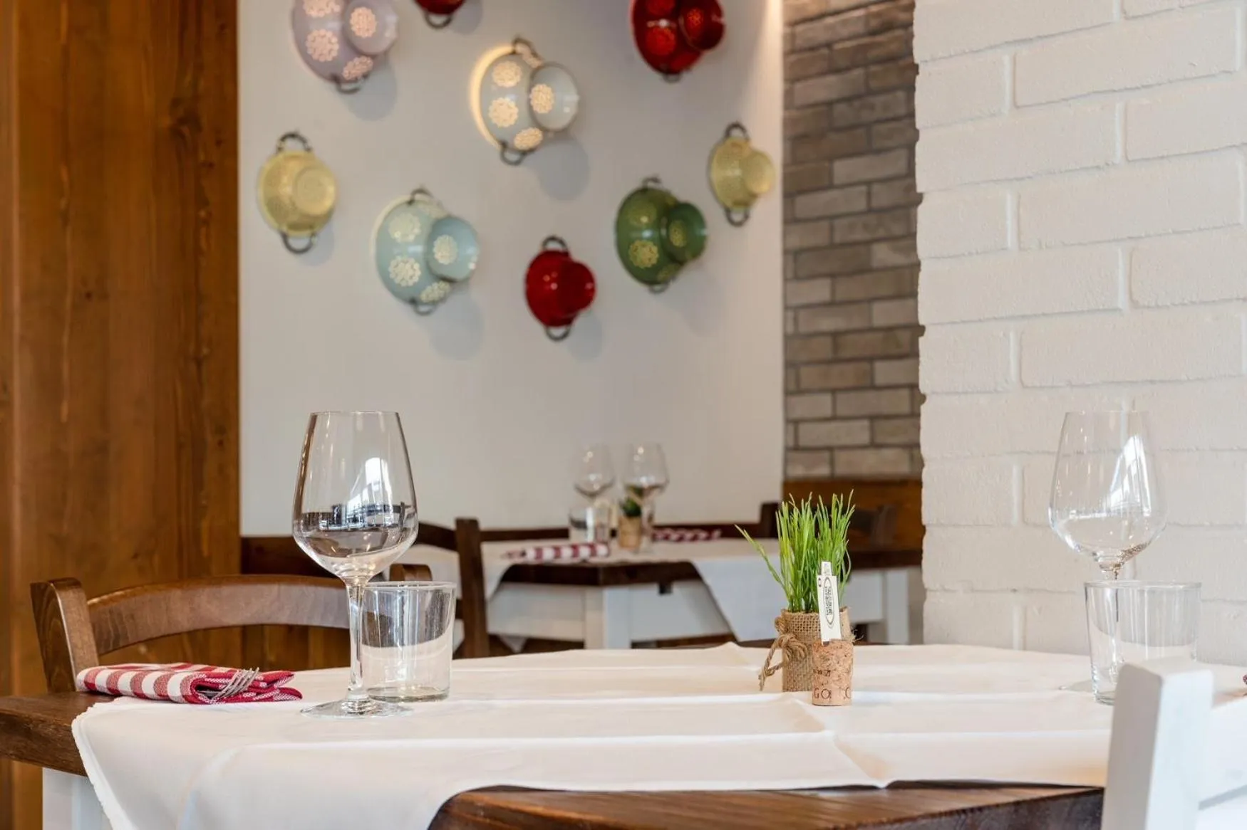 Restaurant/places to eat in Hotel Cristina