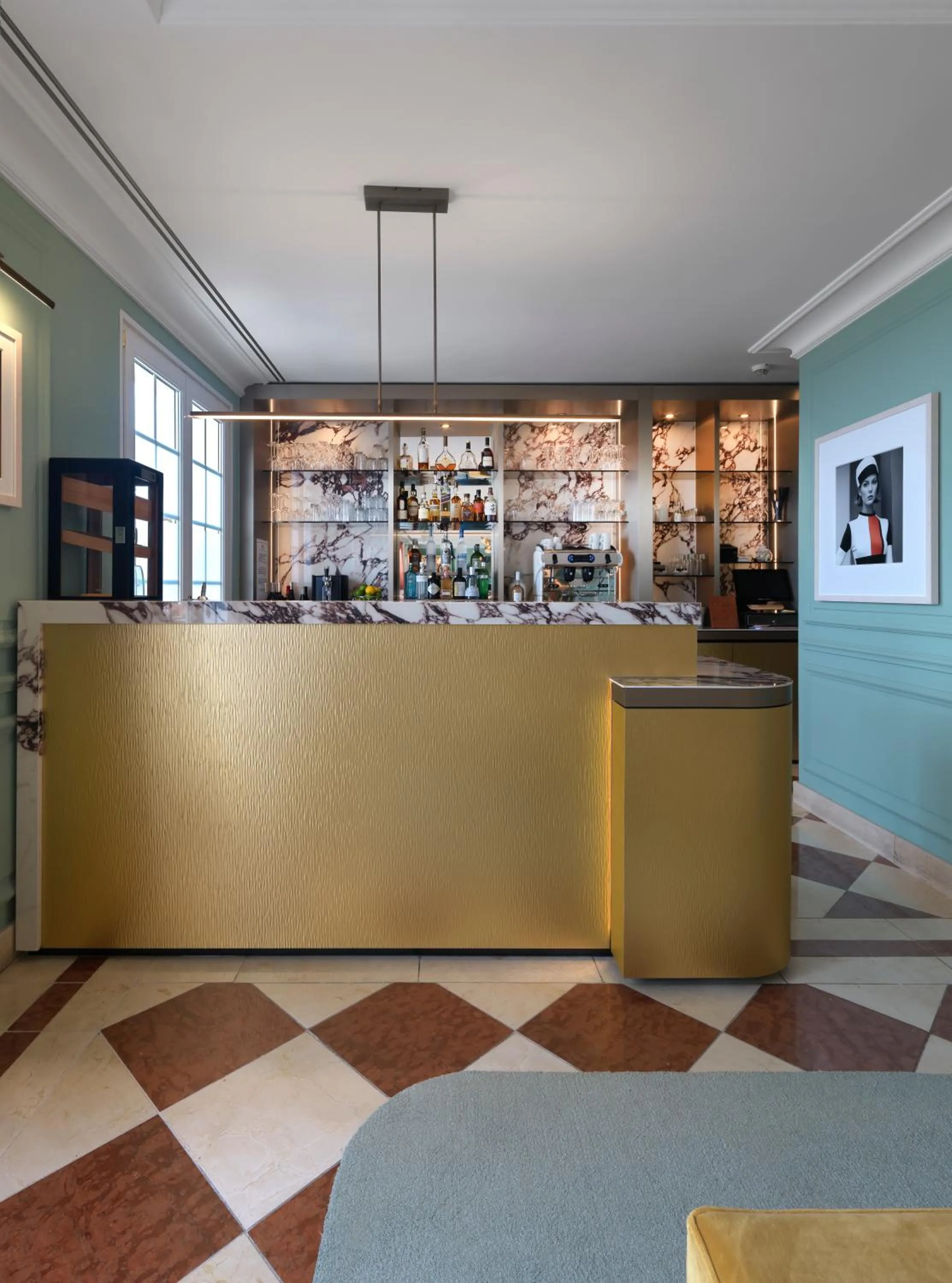 Lounge or bar in Althoff Hotel Villa Belrose