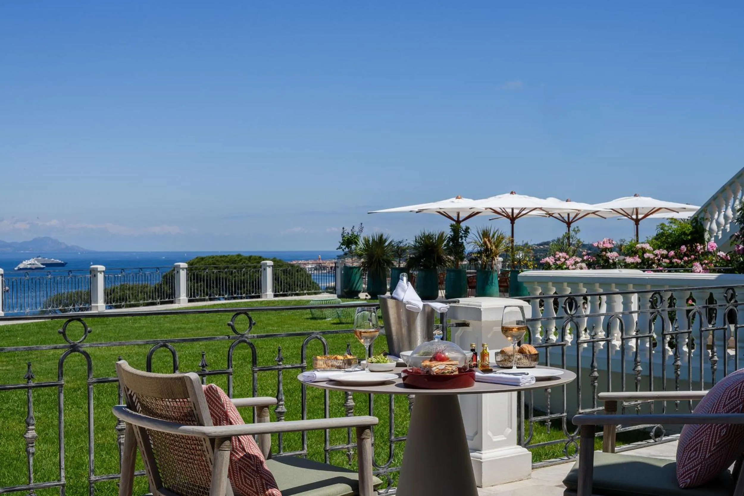 Patio in Althoff Hotel Villa Belrose