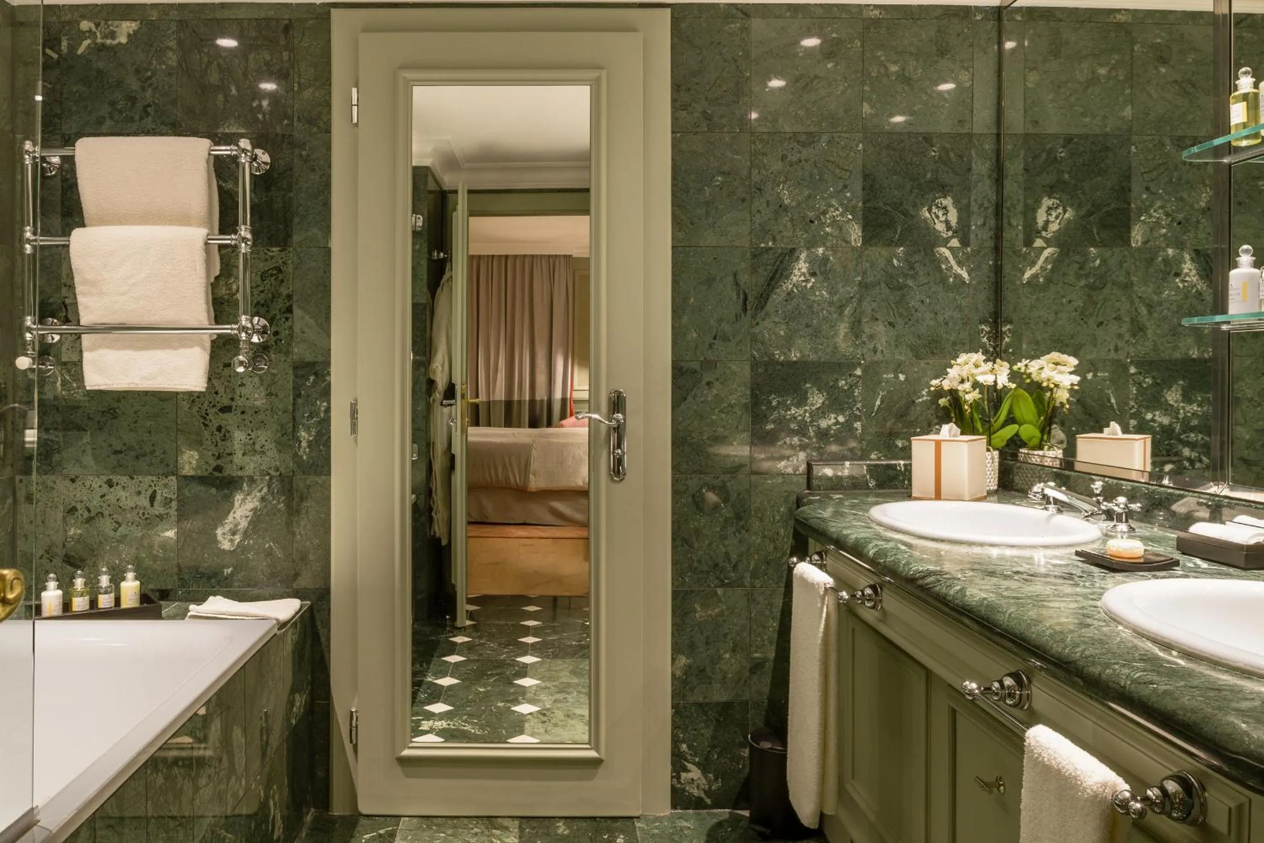 Bathroom in Althoff Hotel Villa Belrose