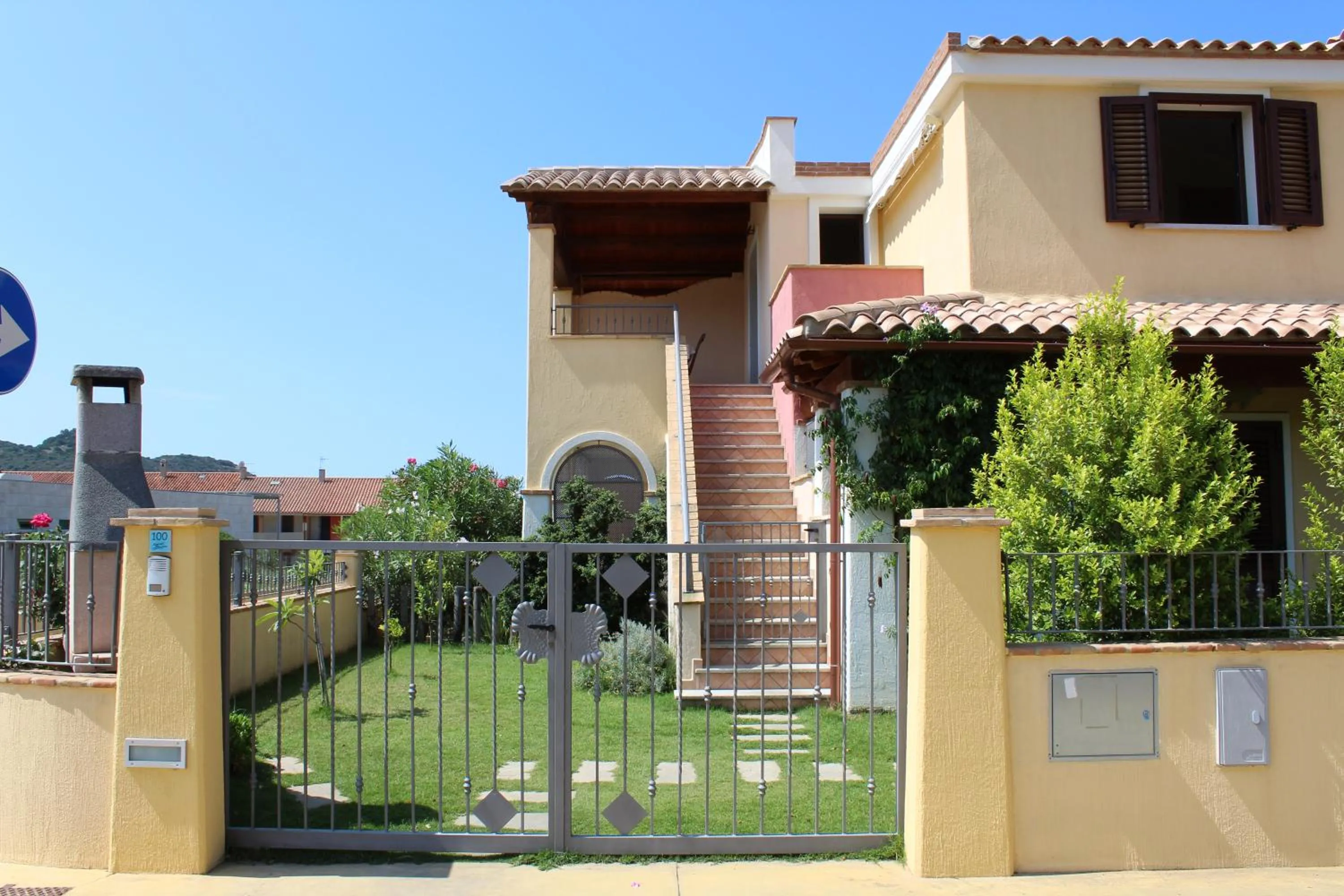 Facade/entrance in Acquachiara Rooms