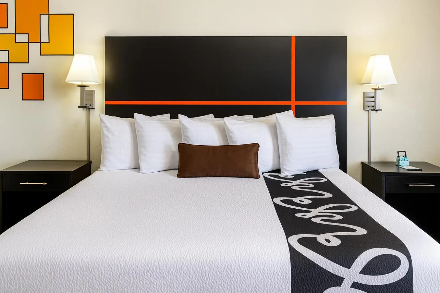 Bed in Chaparral Motor Inn