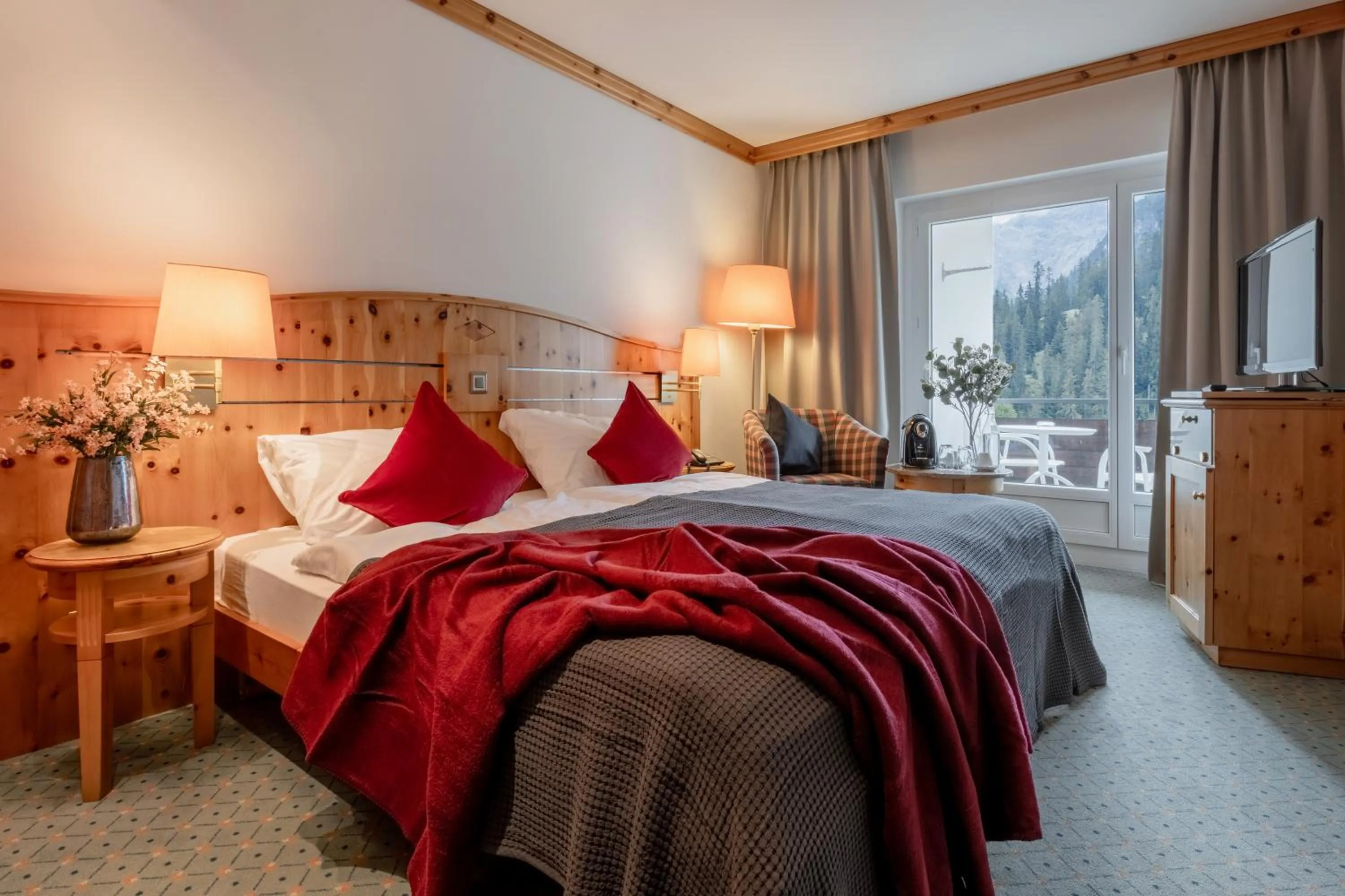 Bedroom, Bed in AROSA ALPINE CLUB - Adults only