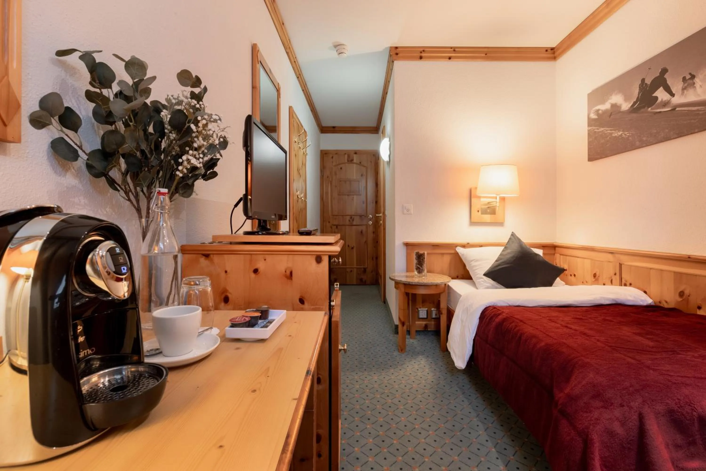 Bedroom, Bed in AROSA ALPINE CLUB - Adults only