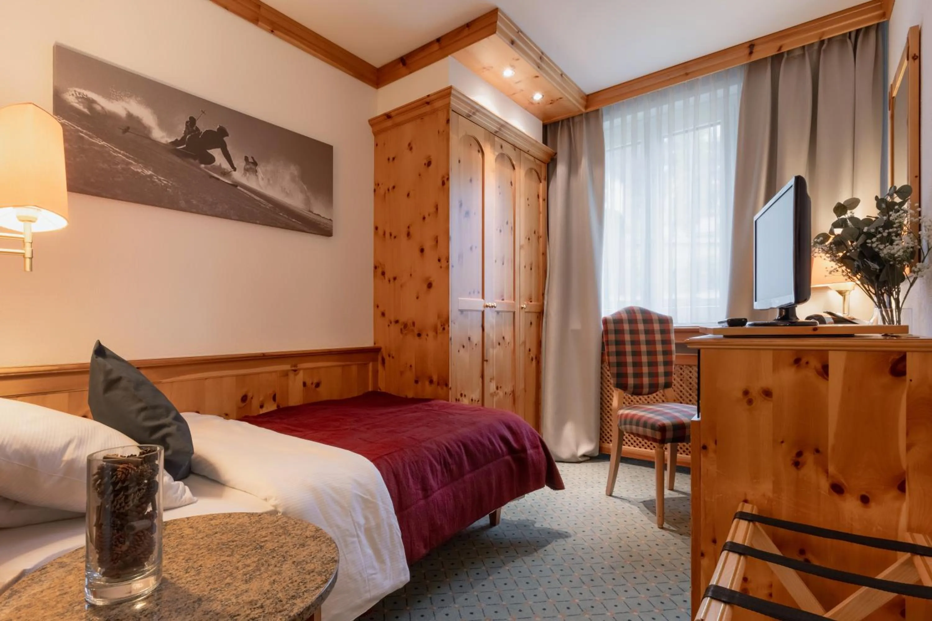 Bedroom, Bed in AROSA ALPINE CLUB - Adults only