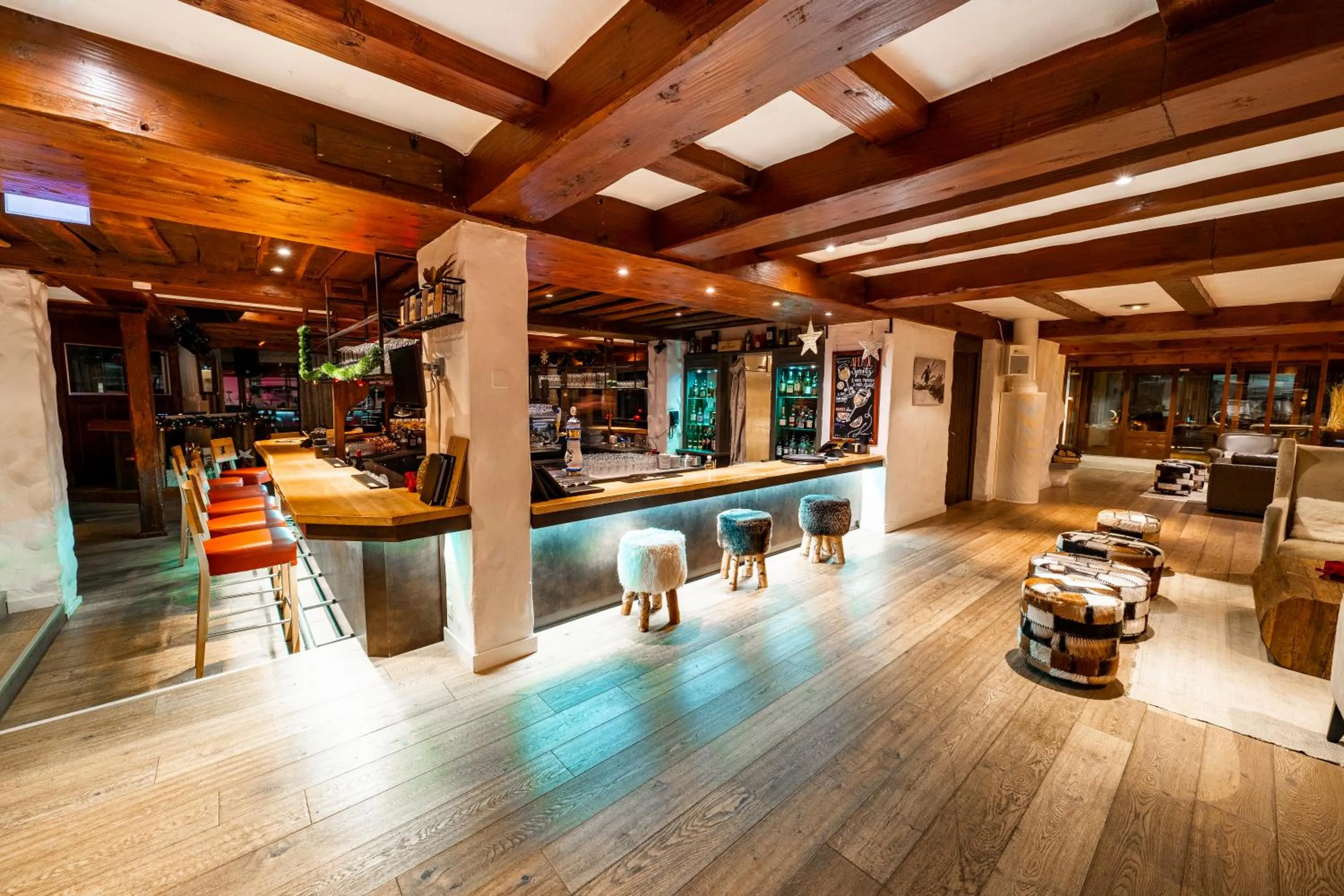 Lounge or bar in AROSA ALPINE CLUB - Adults only