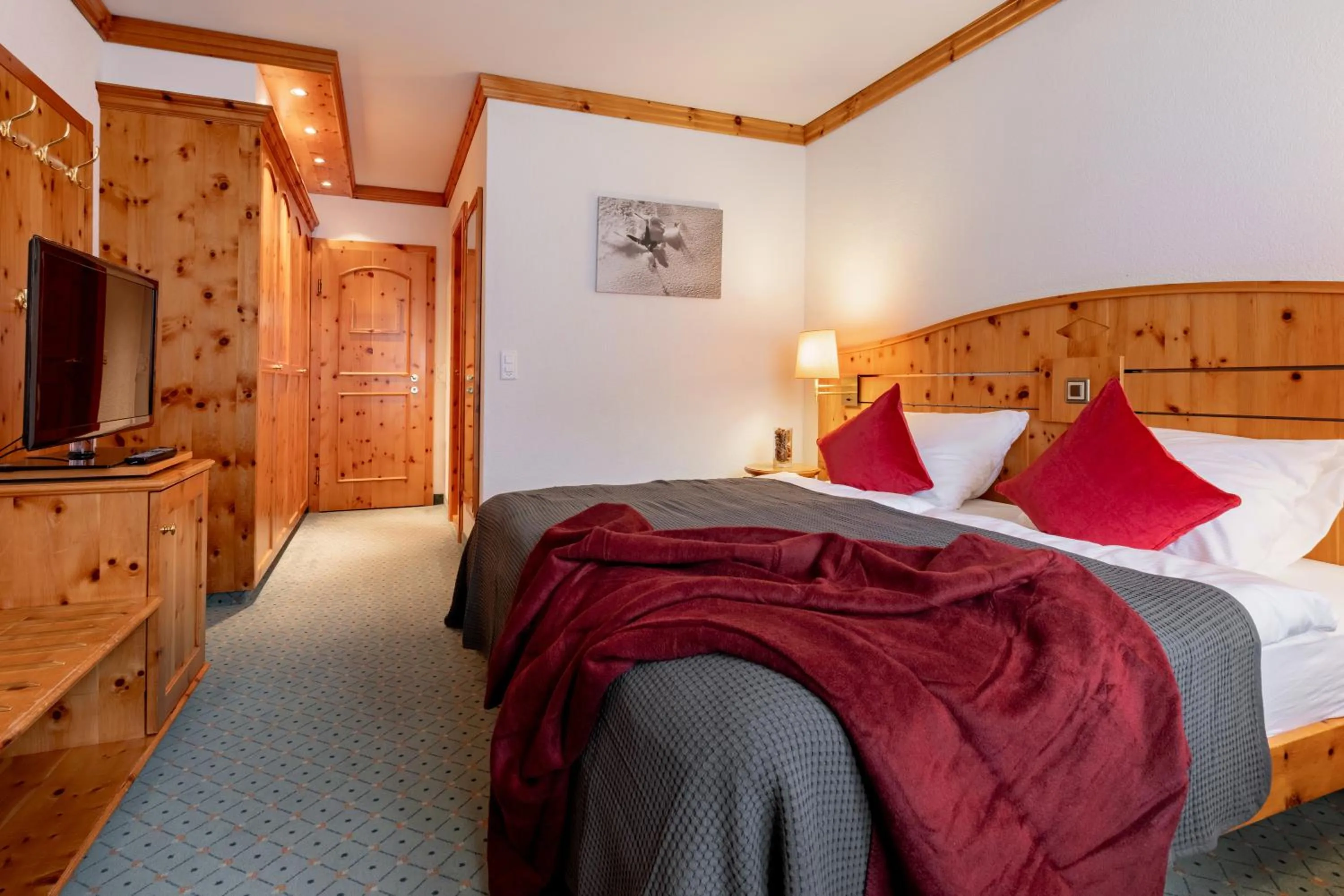 Bedroom, Bed in AROSA ALPINE CLUB - Adults only
