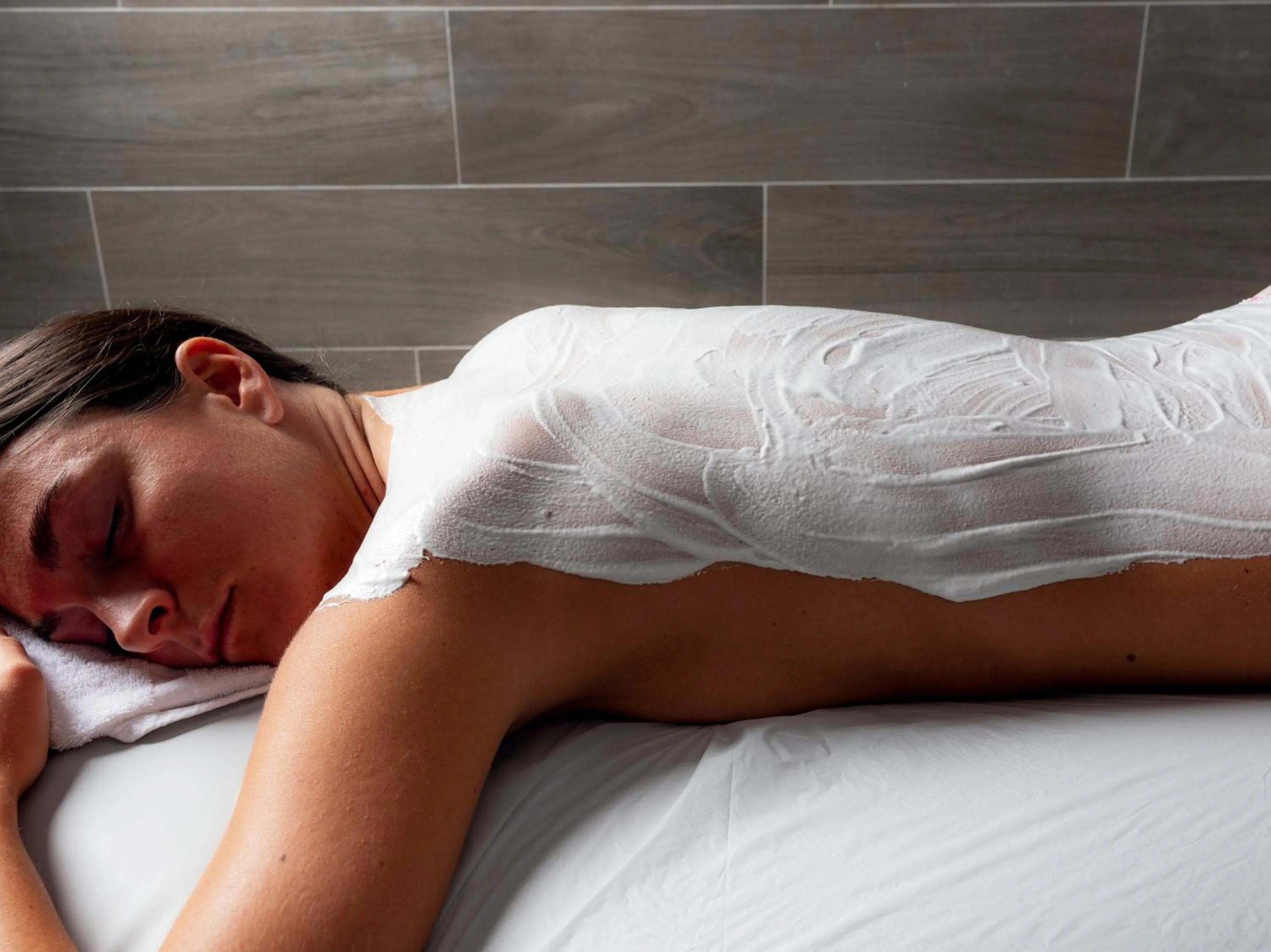 Spa and wellness centre/facilities in Hotel Kastel & Spa avec piscine d'eau de mer chauffée et située à 50 m de l'hôtel