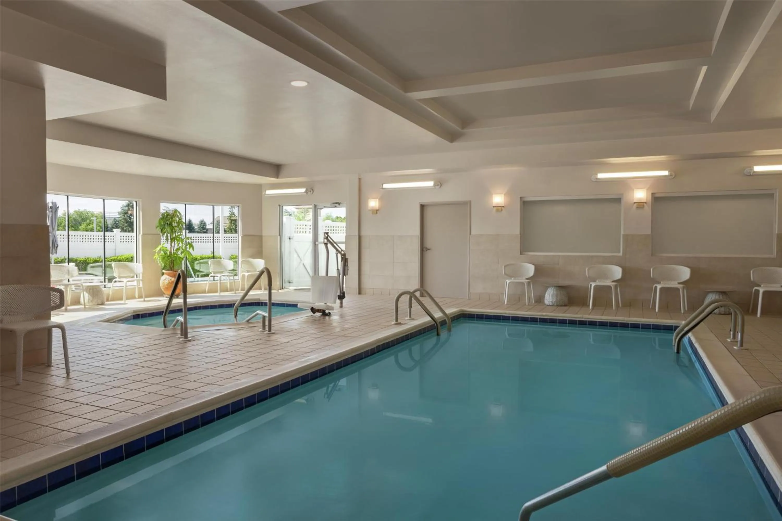 Swimming pool in Hilton Garden Inn Riverhead