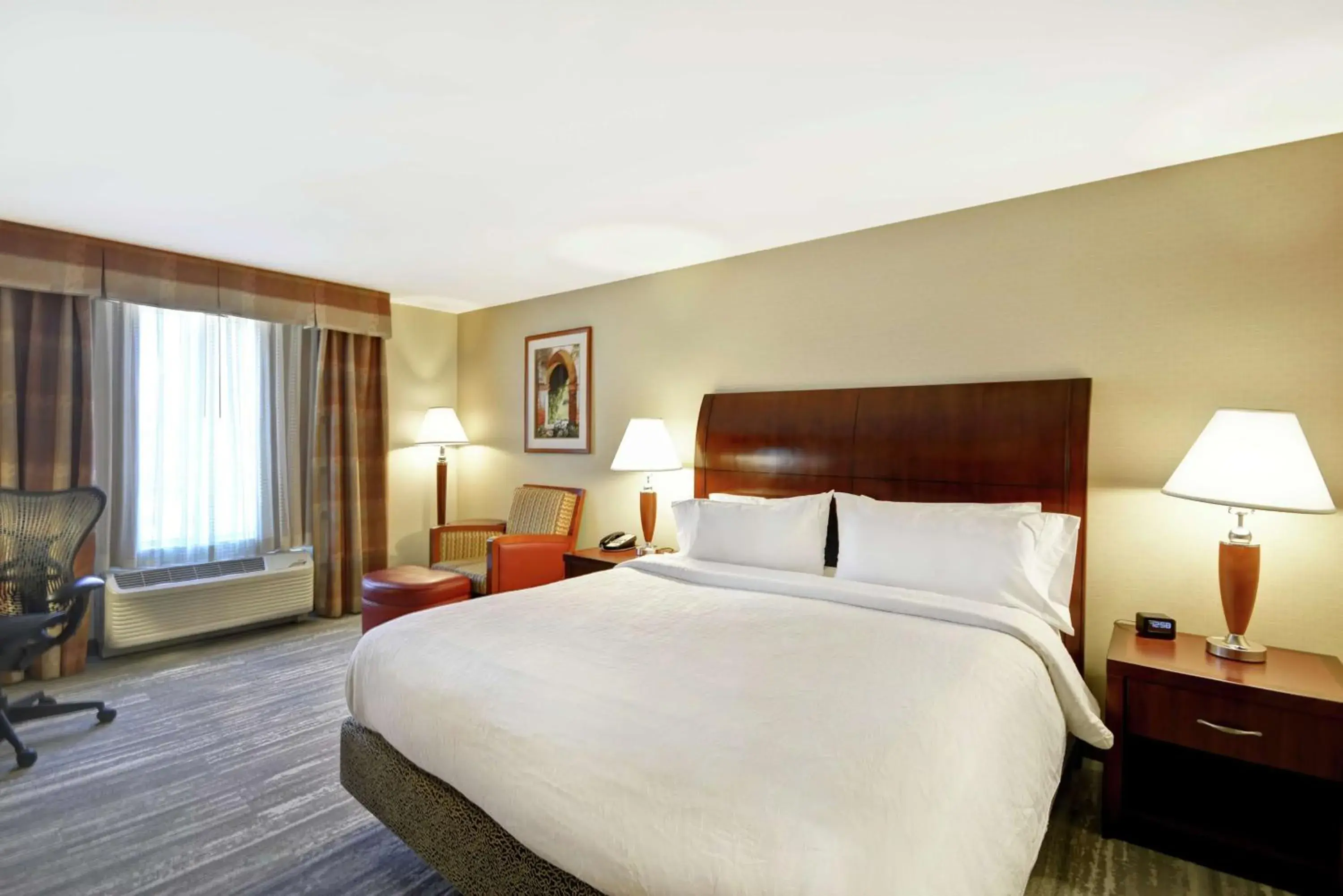 Deluxe King Room - Hearing Accessible in Hilton Garden Inn Riverhead Deluxe King Room - Hearing Accessible in Hilton Garden Inn Riverhead