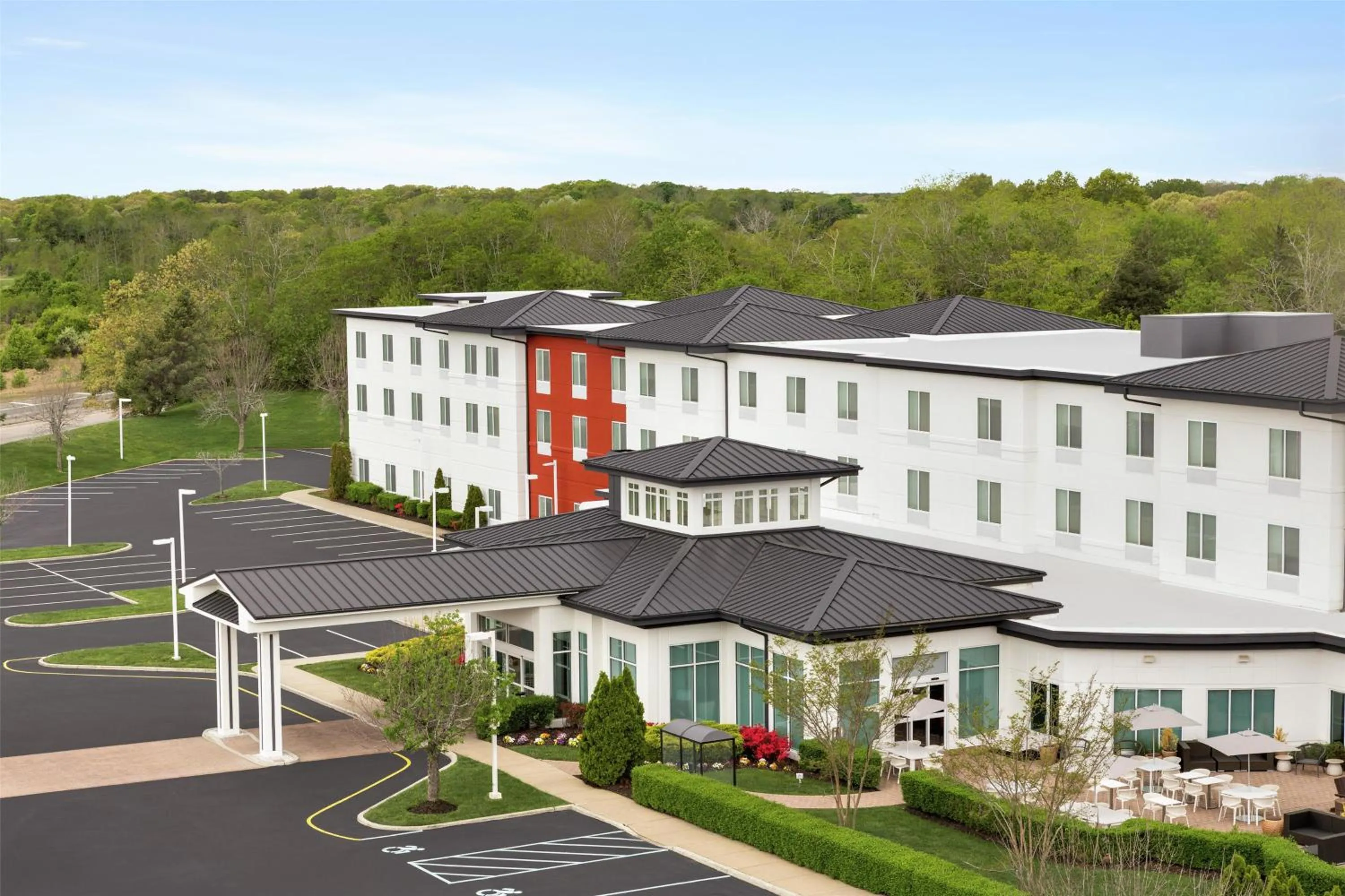 Property building in Hilton Garden Inn Riverhead