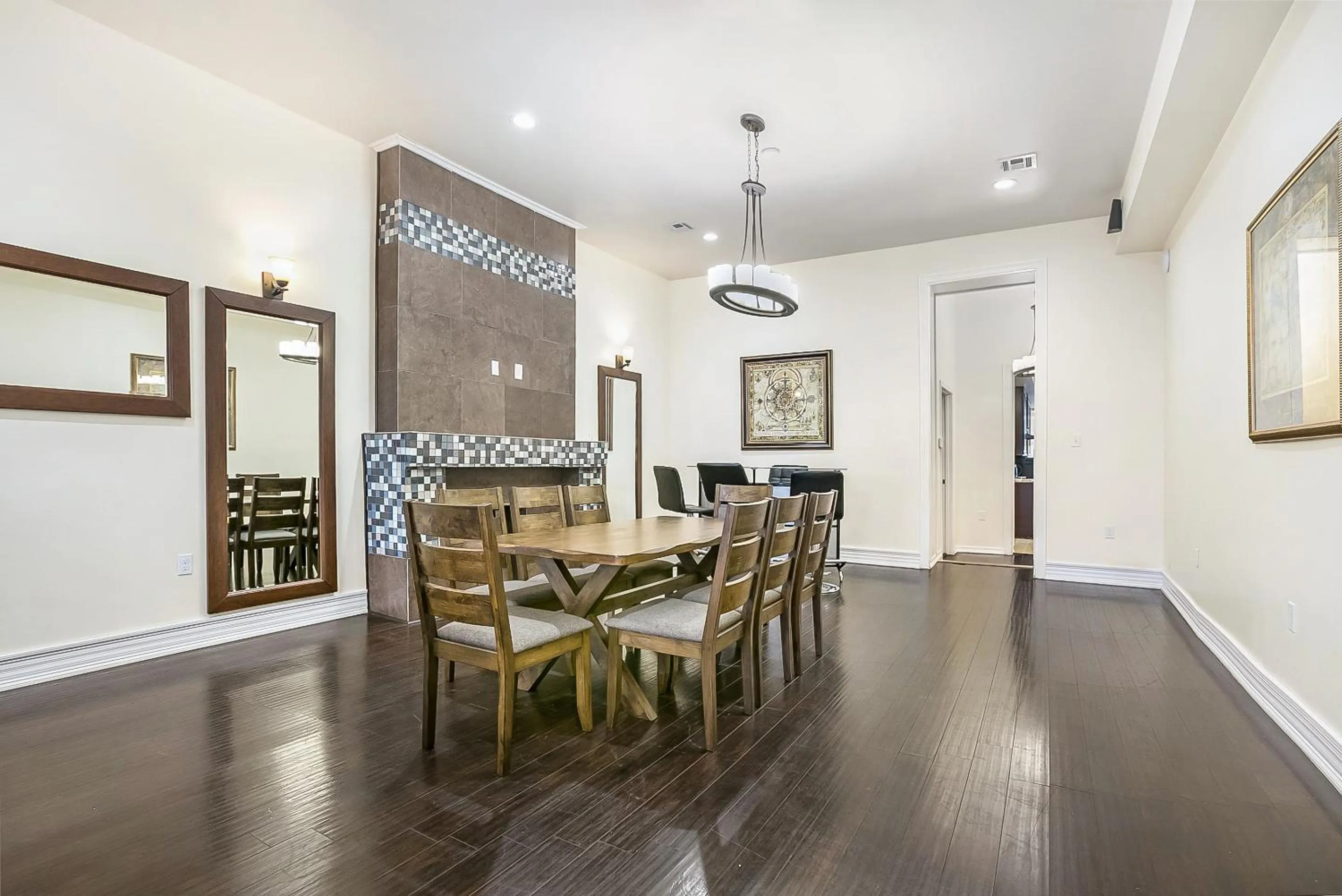 Dining area in Modern 4BR Penthouse in Downtown by Hosteeva