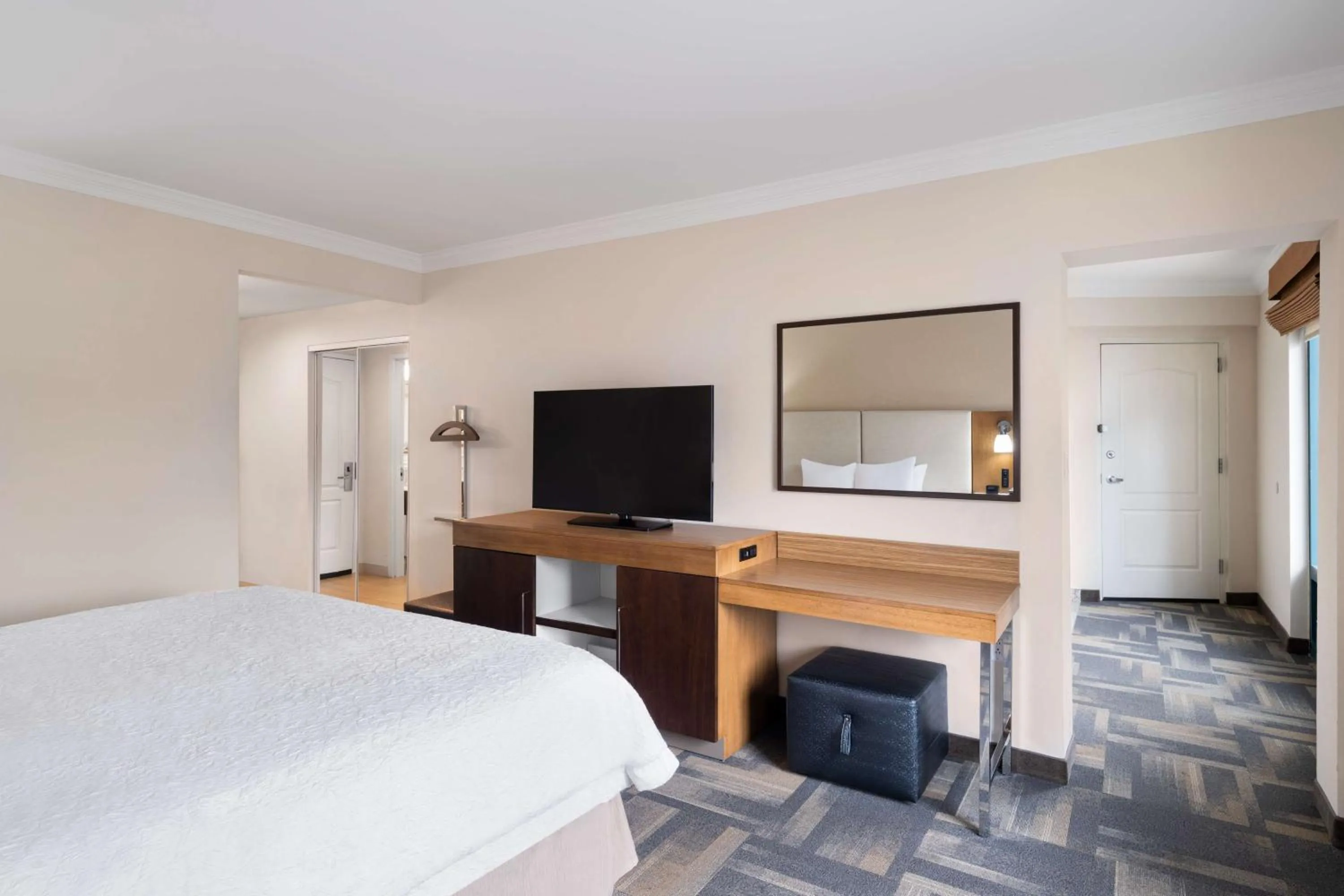 Bed in Hampton Inn Charleston North