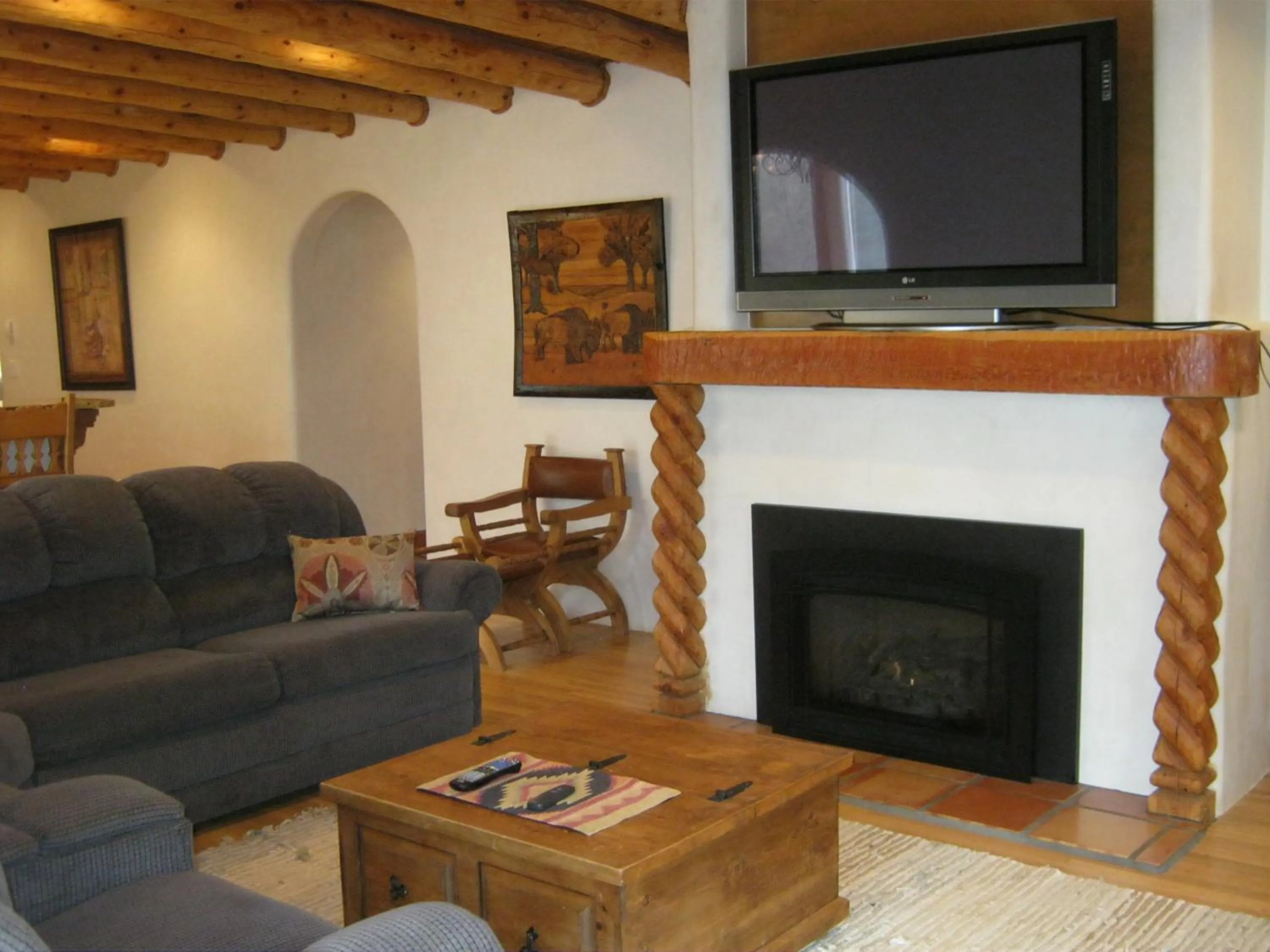 Living room in Shady Brook Inn Village/Resort