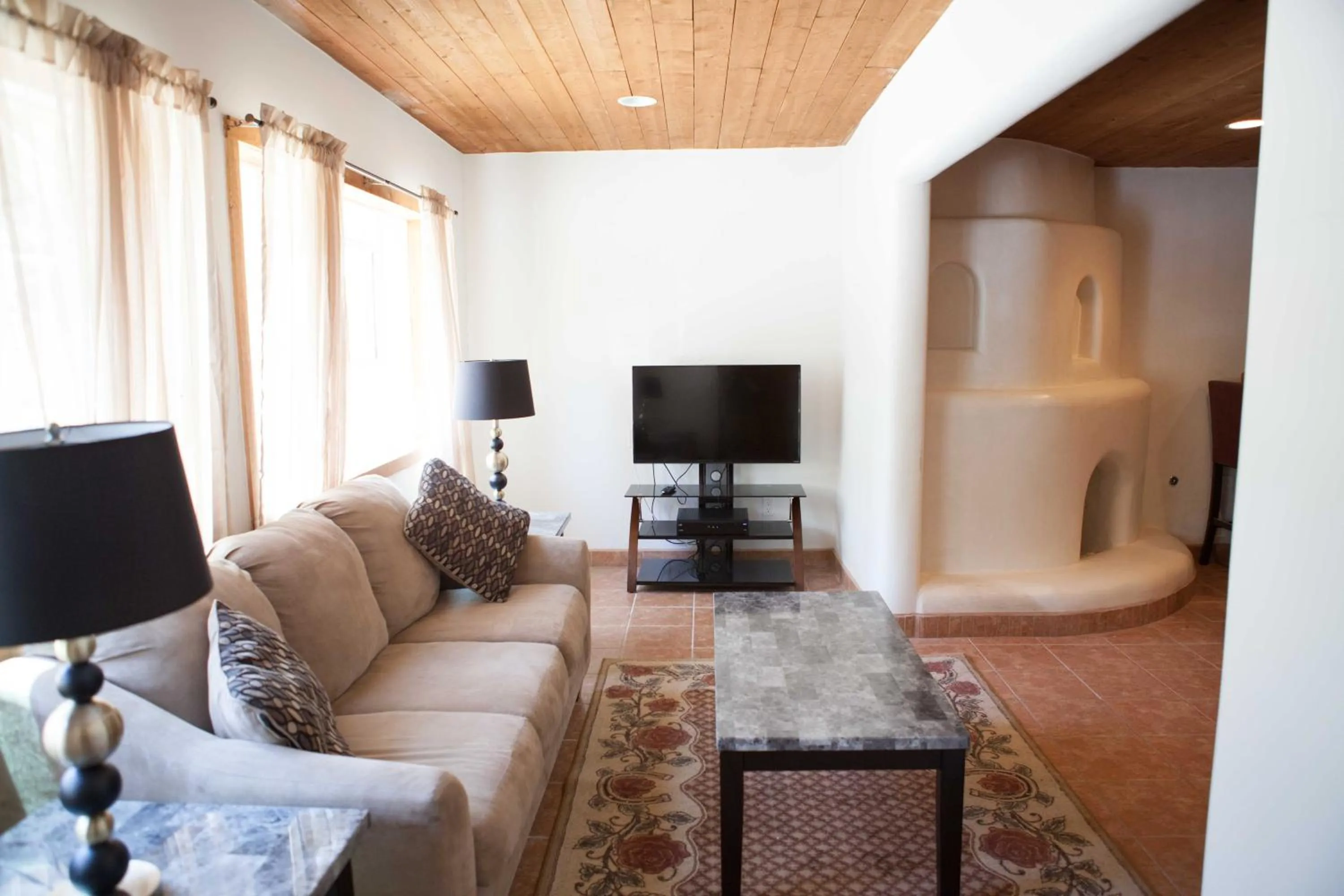 Living room in Shady Brook Inn Village/Resort