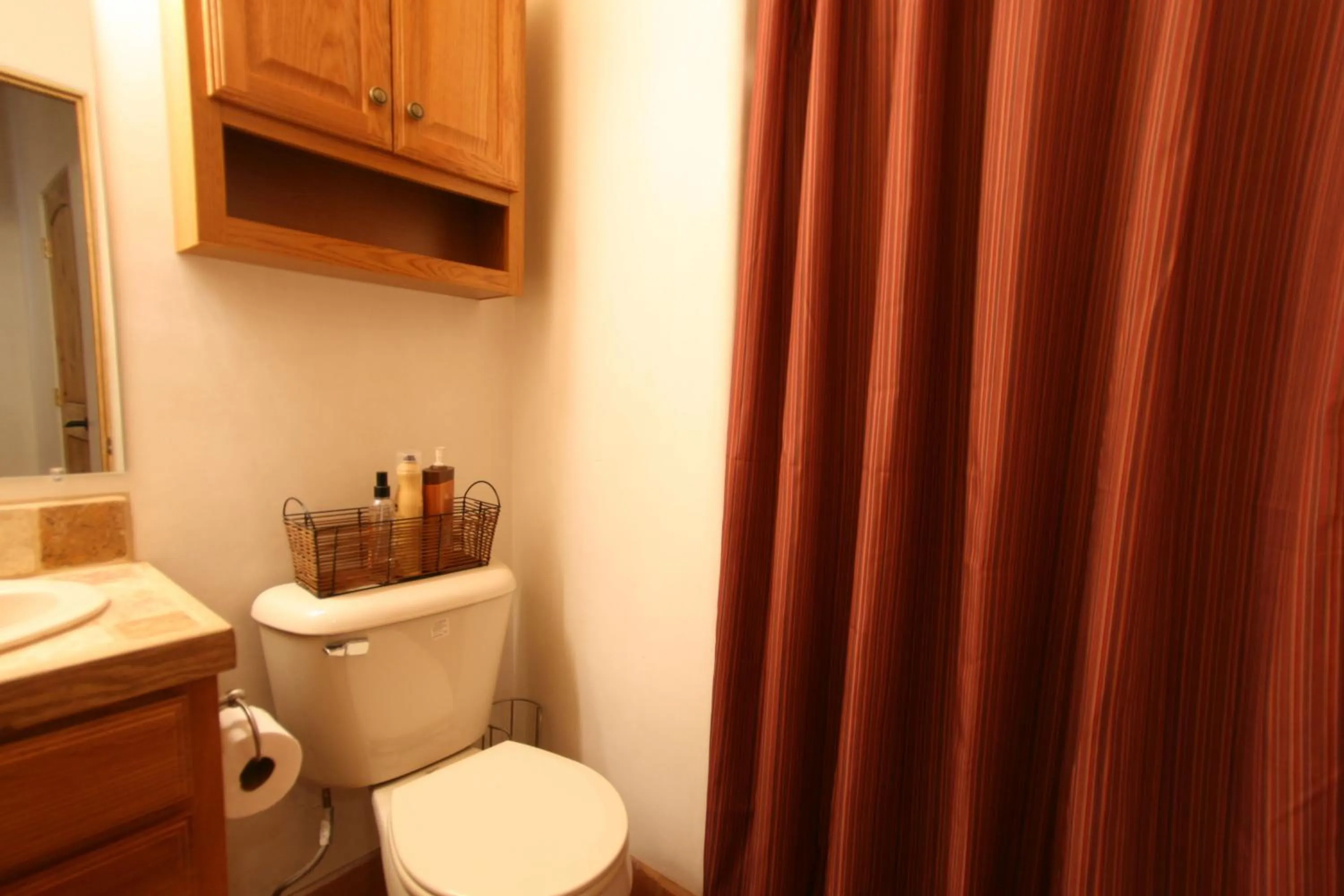 Bathroom in Shady Brook Inn Village/Resort